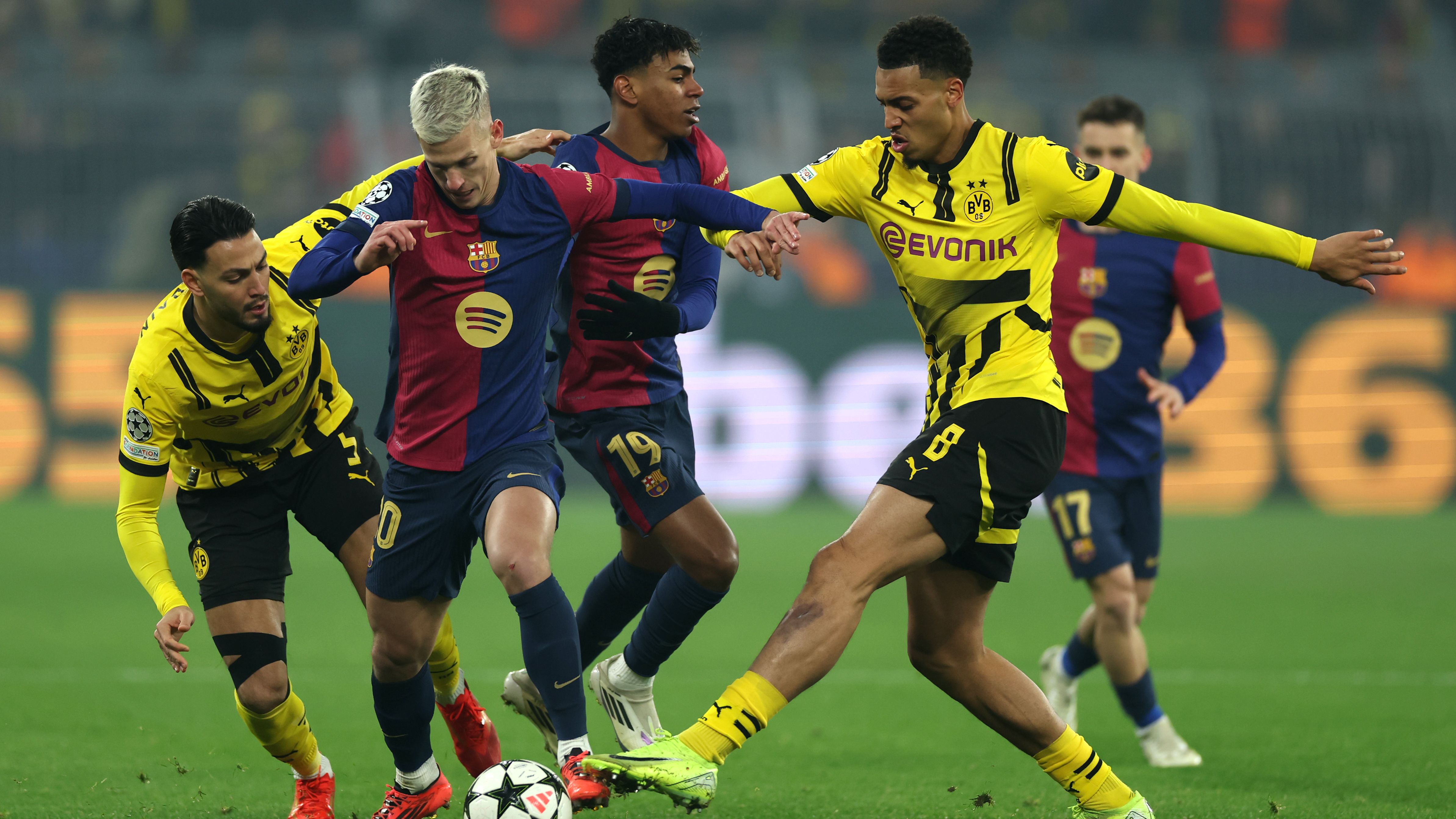 Borussia Dortmund v FC Barcelona - UEFA Champions League 2024/25 League Phase MD6
