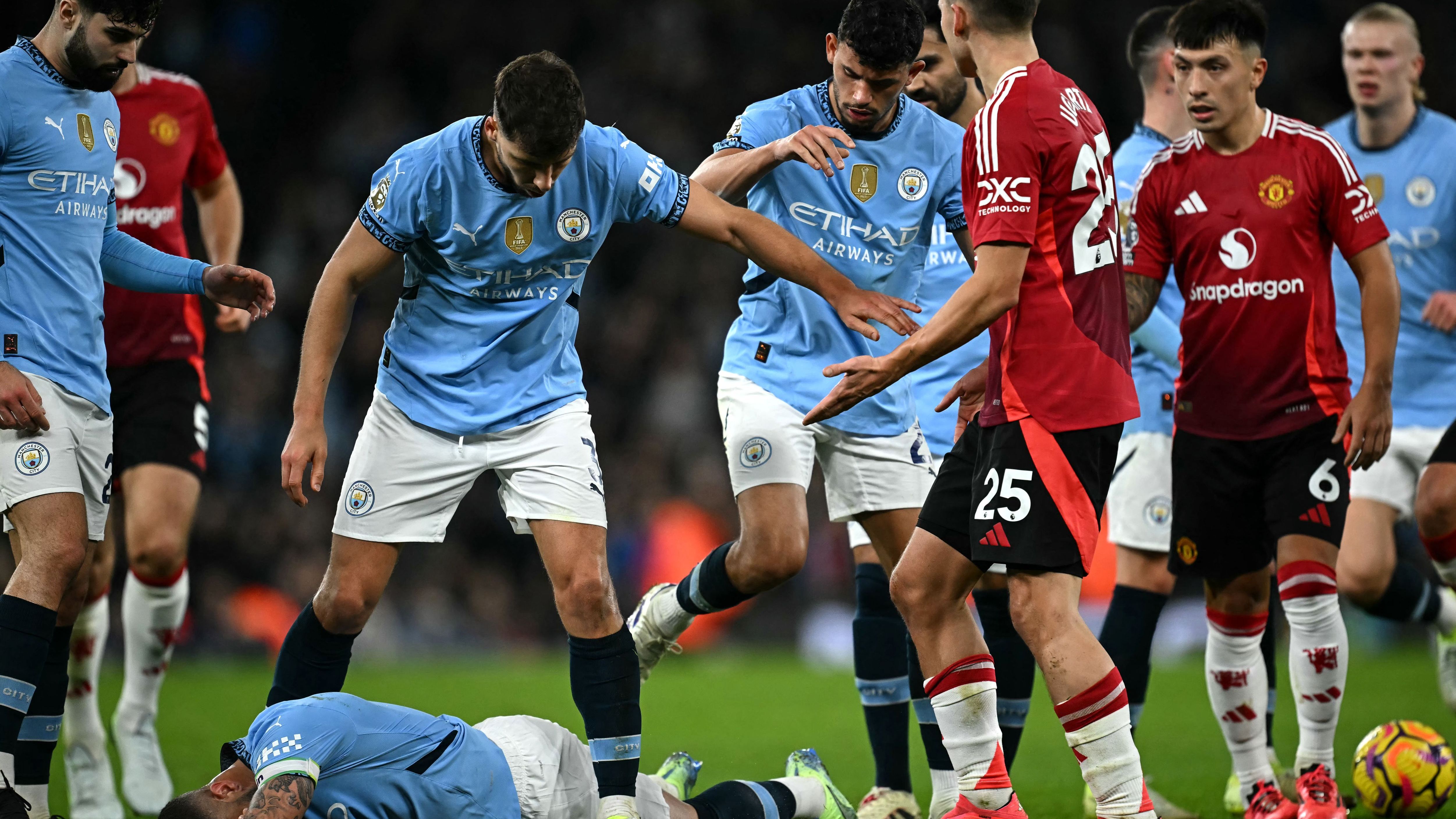 FBL-ENG-PR-MAN CITY-MAN UTD