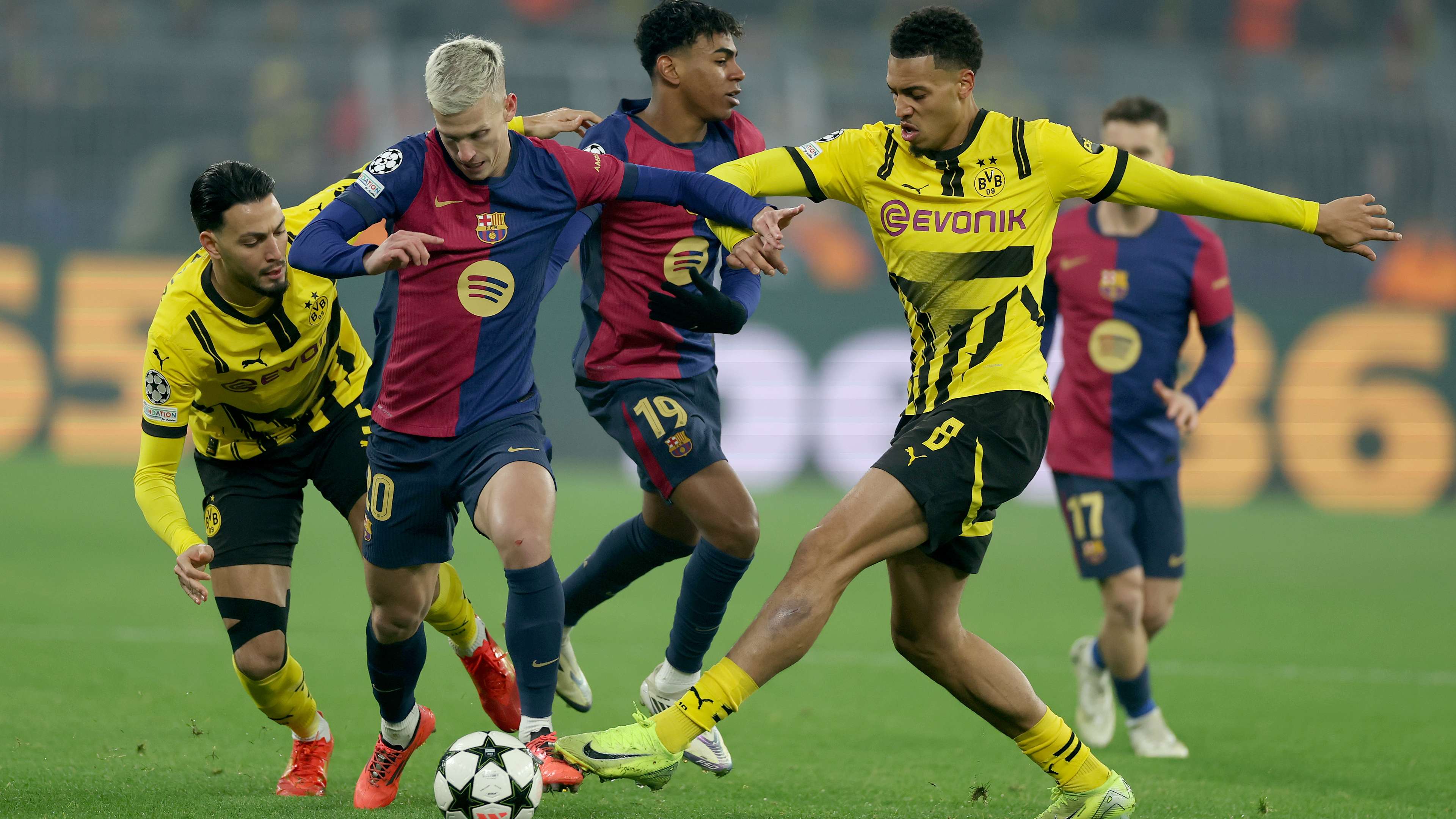 Borussia Dortmund v FC Barcelona - UEFA Champions League 2024/25 League Phase MD6