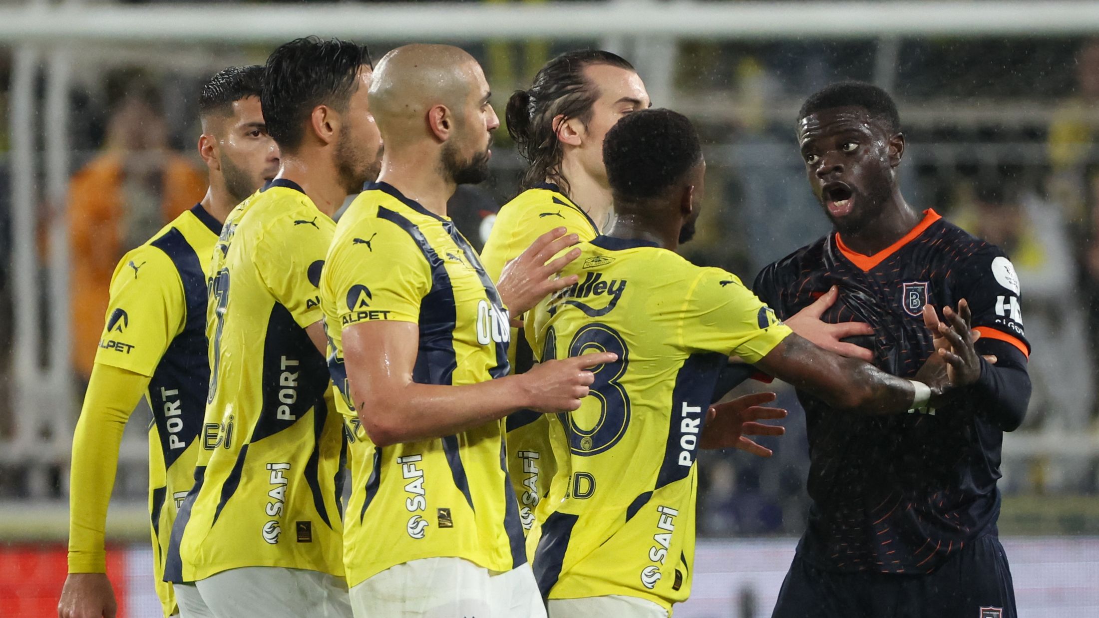 Fenerbahce-vs-Rams-Basaksehir-16th-week-Trendyol-Super-League-20