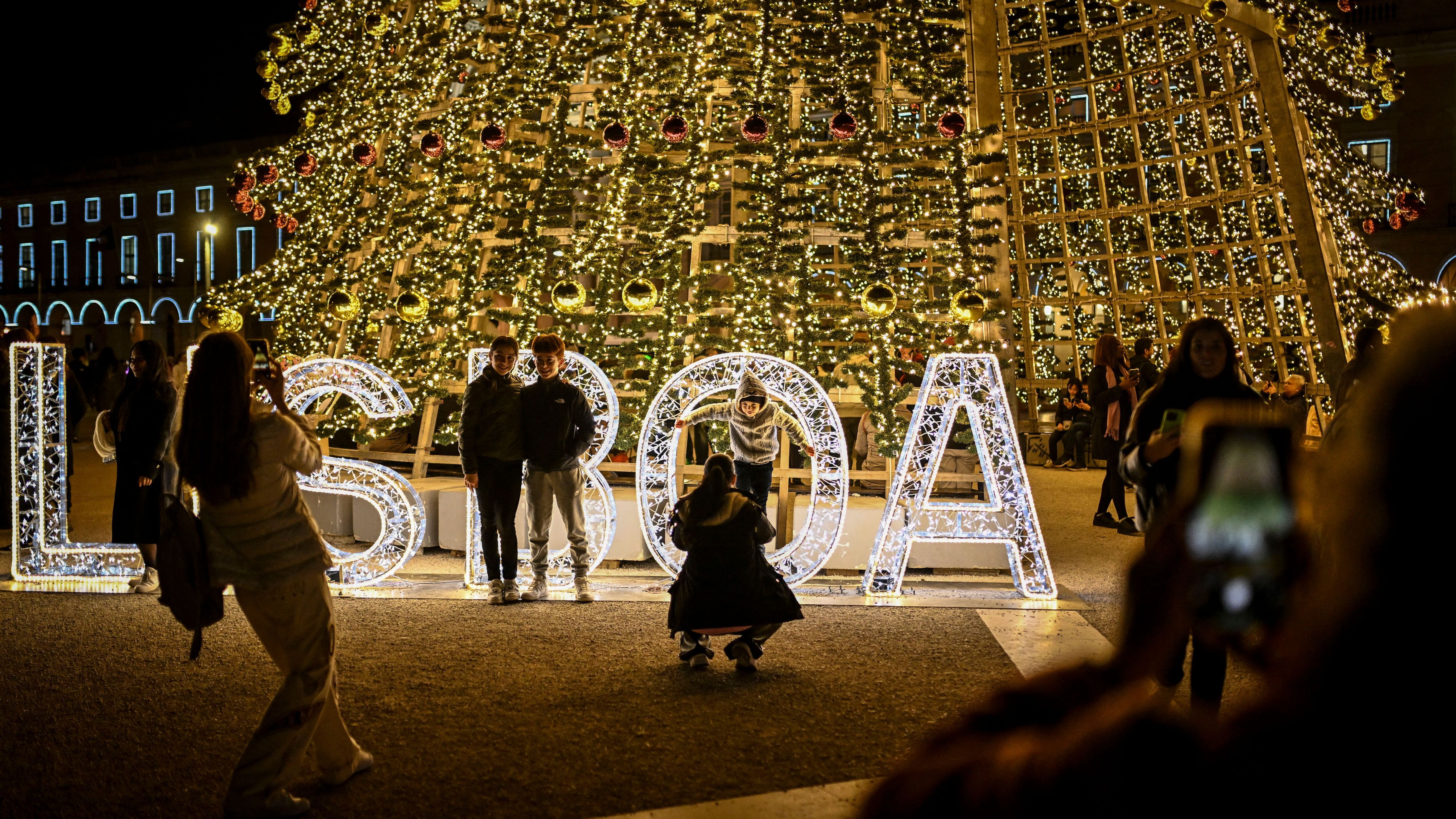 PORTUGAL-CHRISTMAS-LIFESTYLE