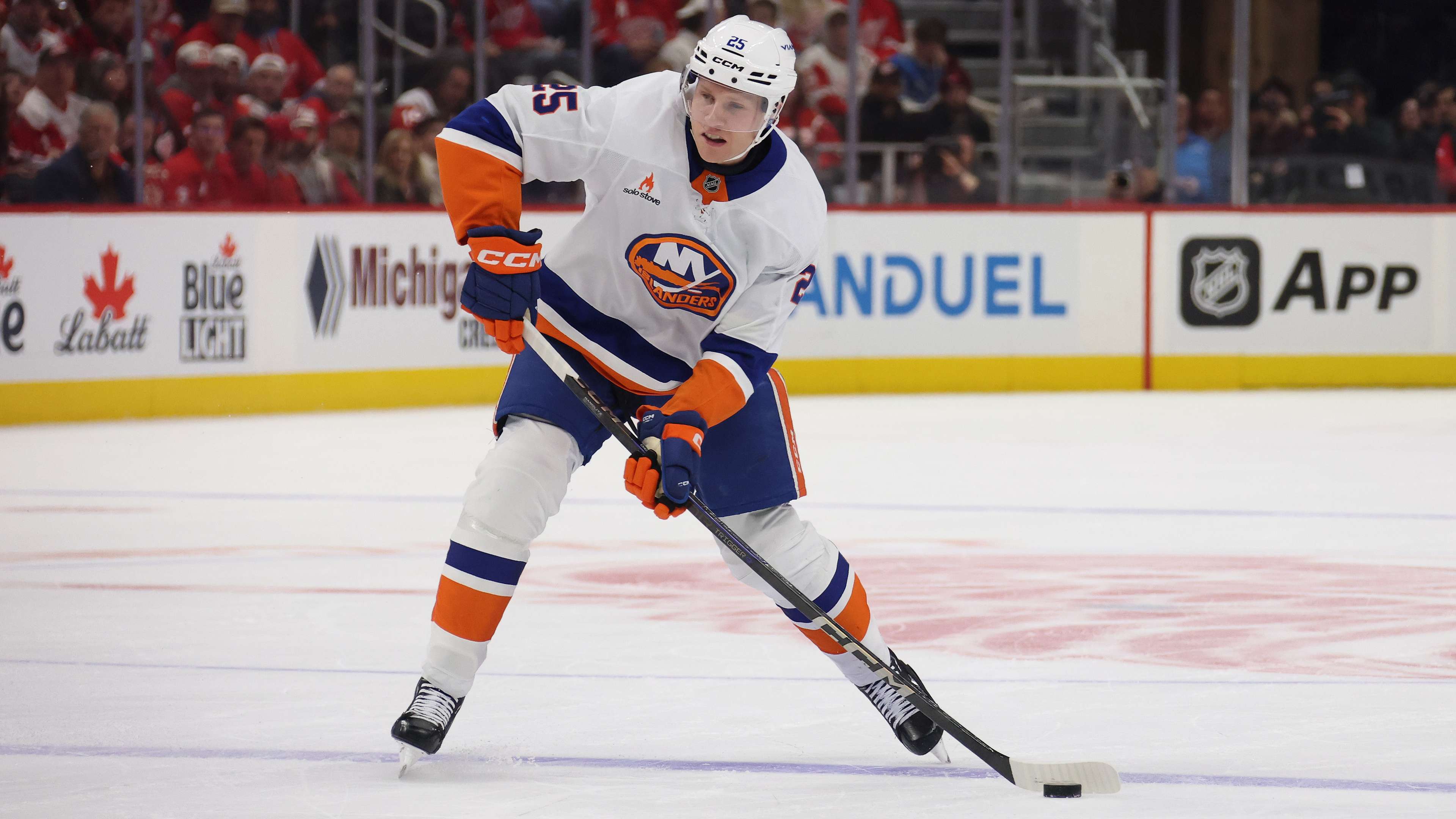 New York Islanders v Detroit Red Wings