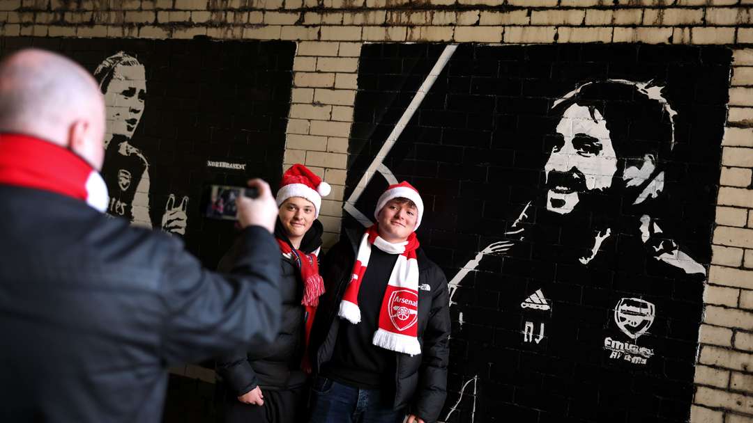 Жовер обвинён в "разрушении футбола"