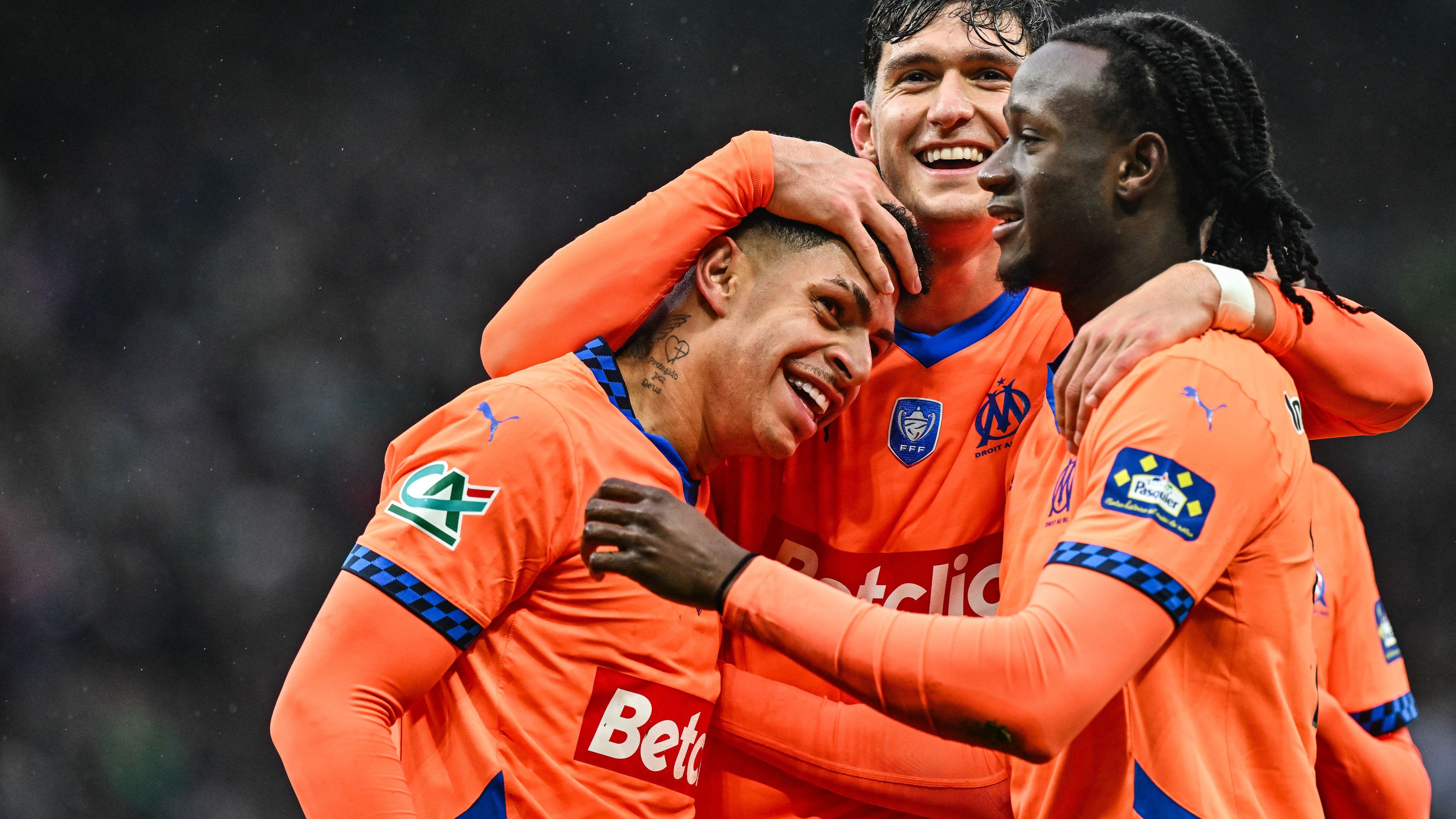 FBL-FRA-CUP-SAINT ETIENNE-MARSEILLE