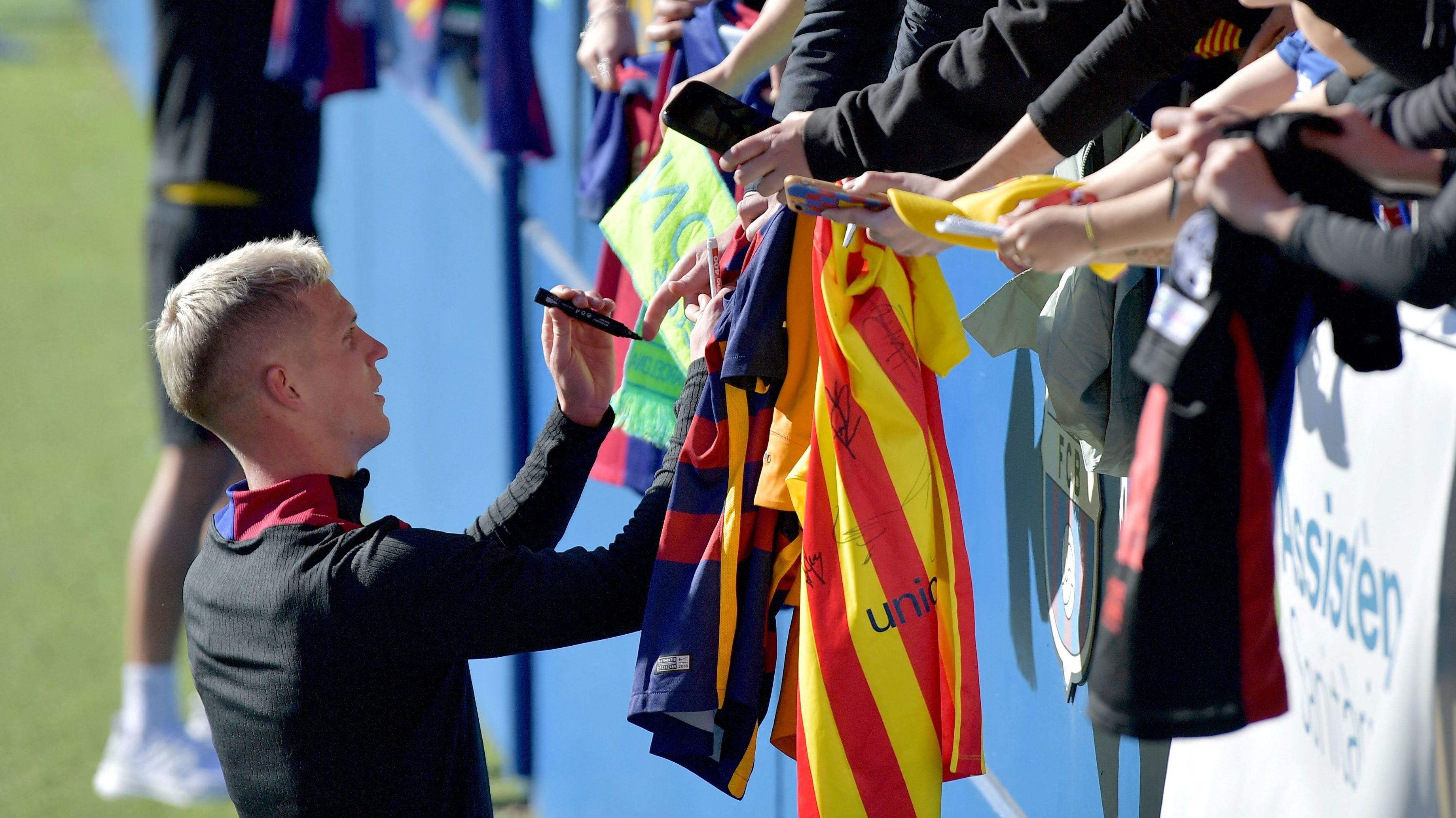 FBL-ESP-LIGA-BARCELONA-FANS