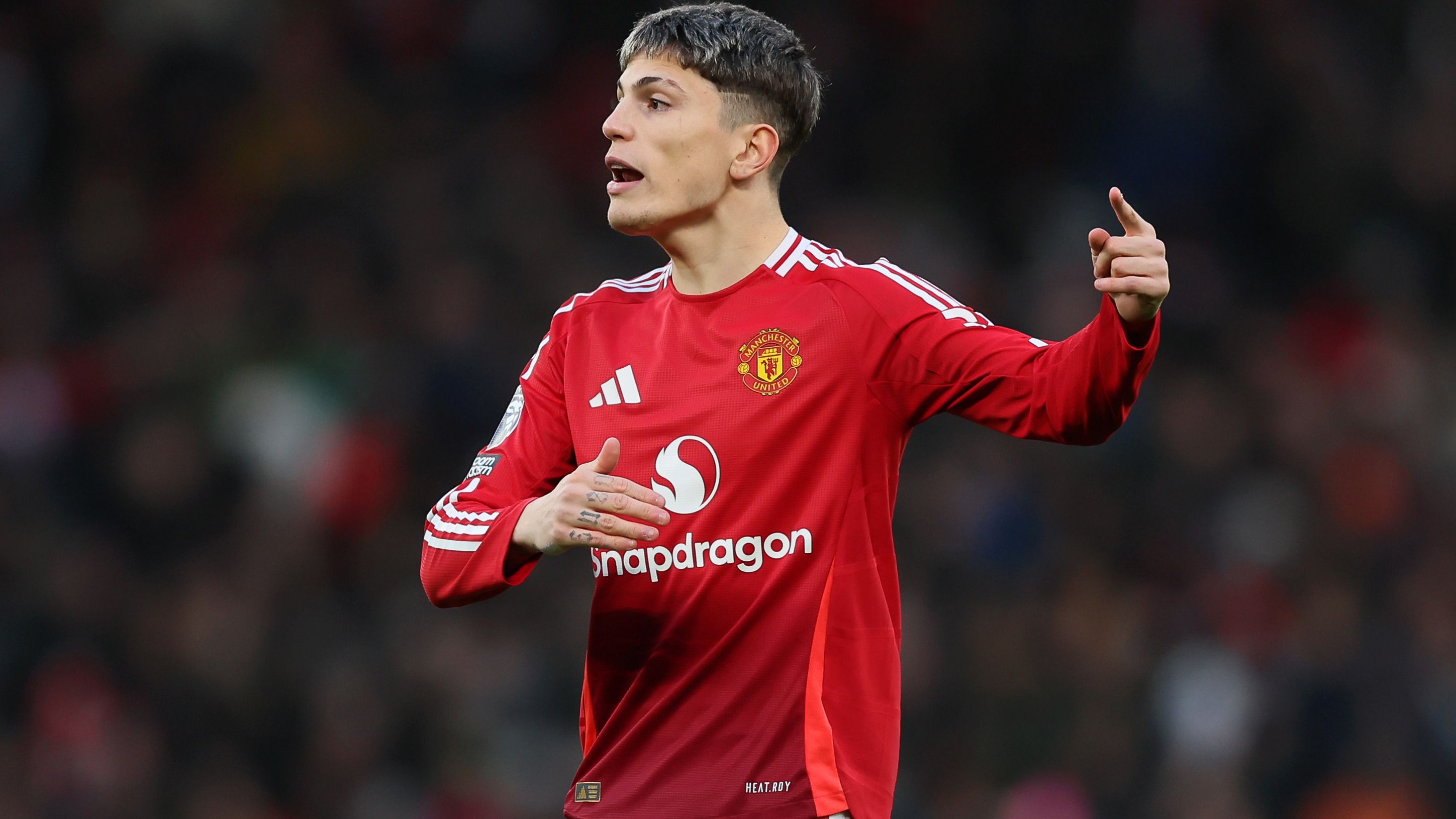 Manchester United face Wolves in key Premier League clash
