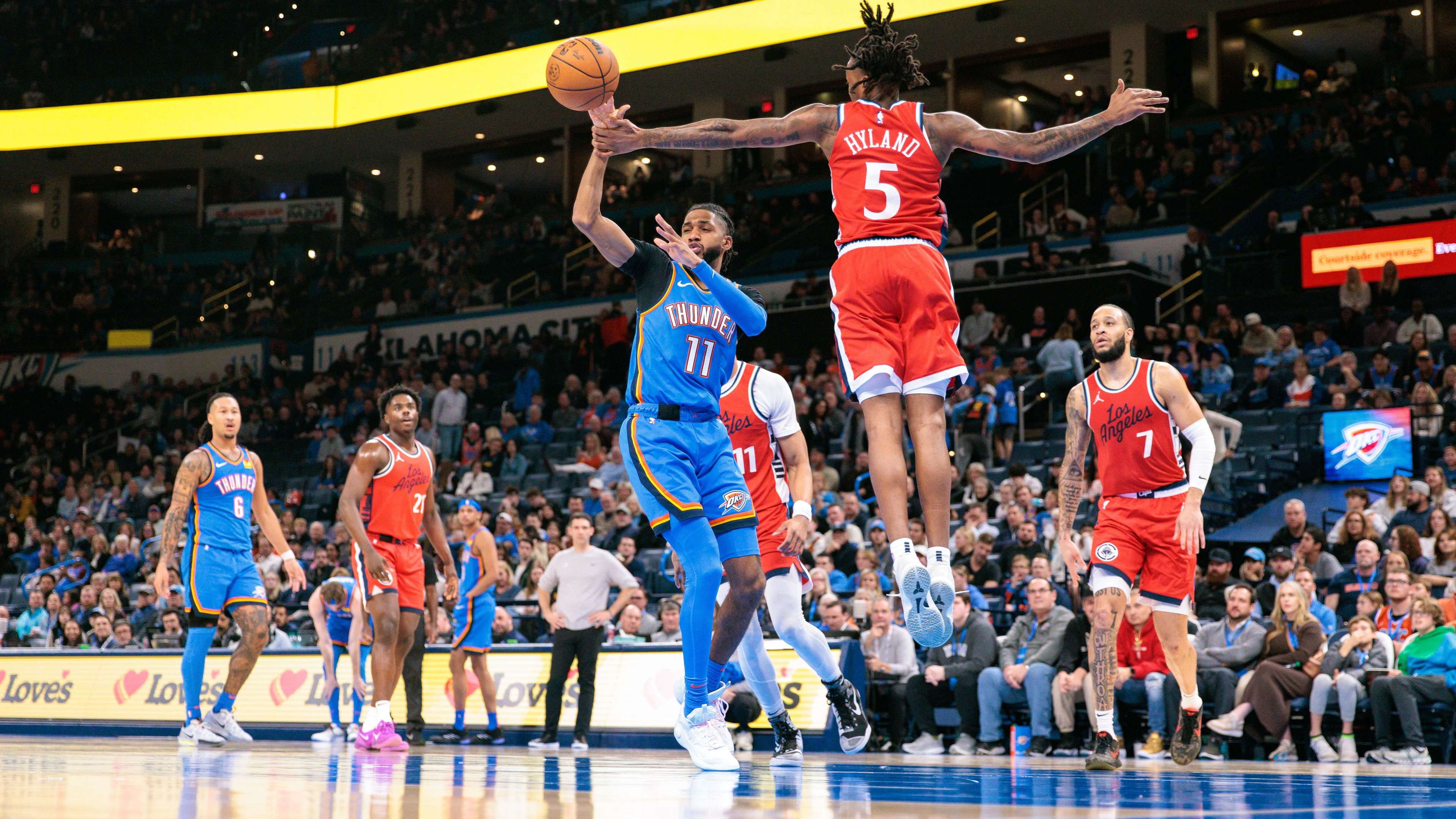 Los Angeles Clippers v Oklahoma City Thunder