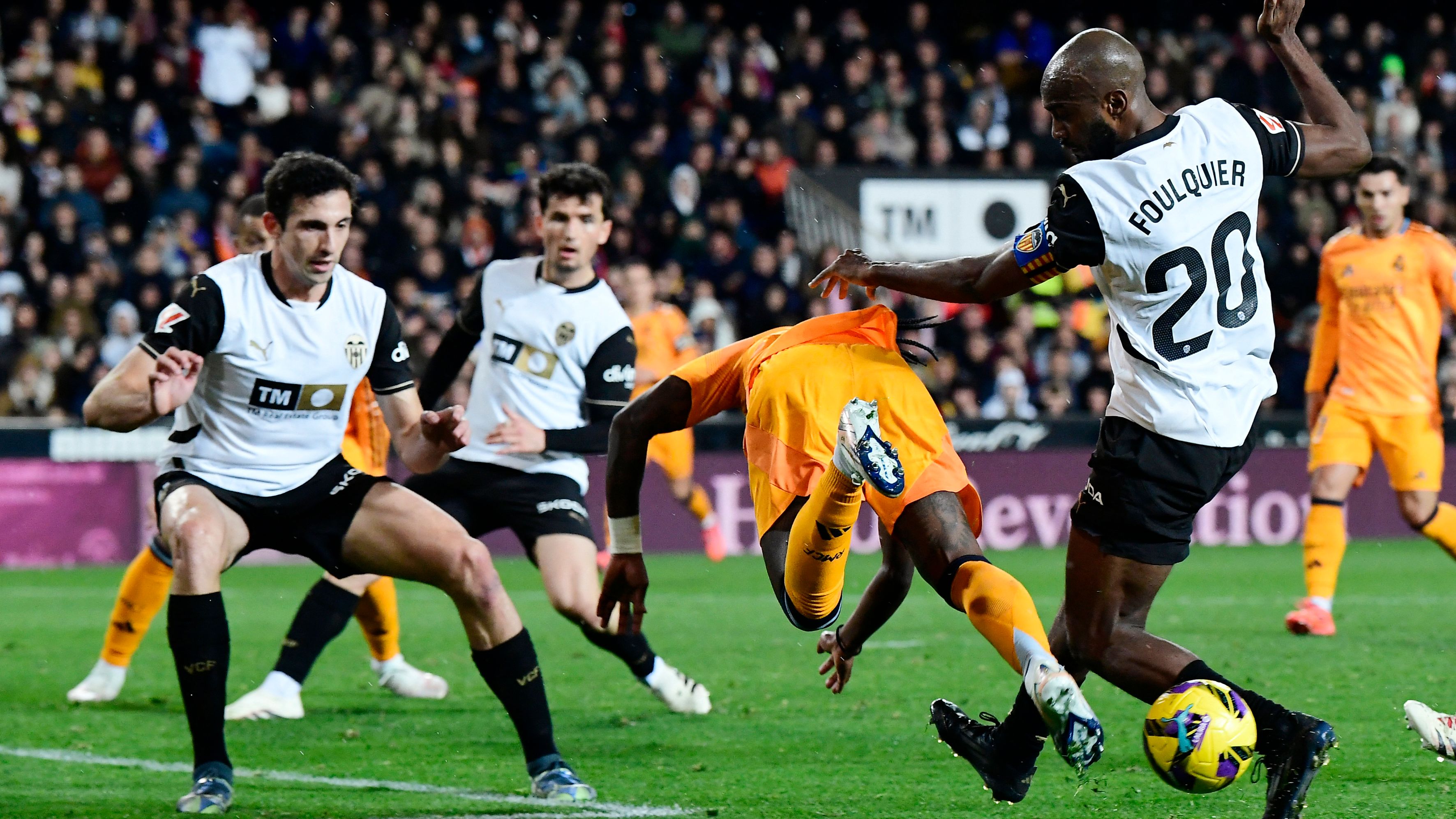 FBL-ESP-LIGA-VALENCIA-REAL MADRID