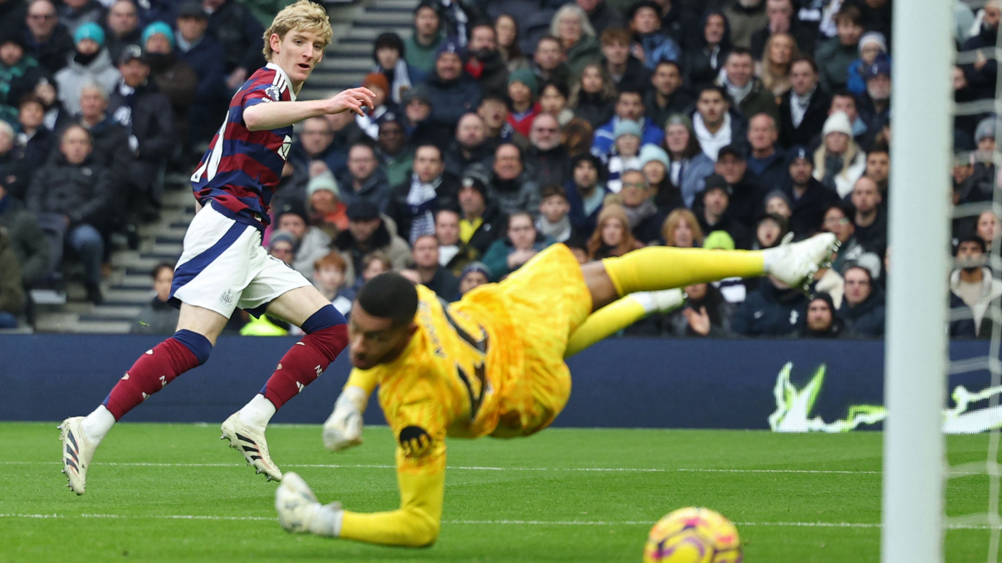 FBL-ENG-PR-TOTTENHAM-NEWCASTLE