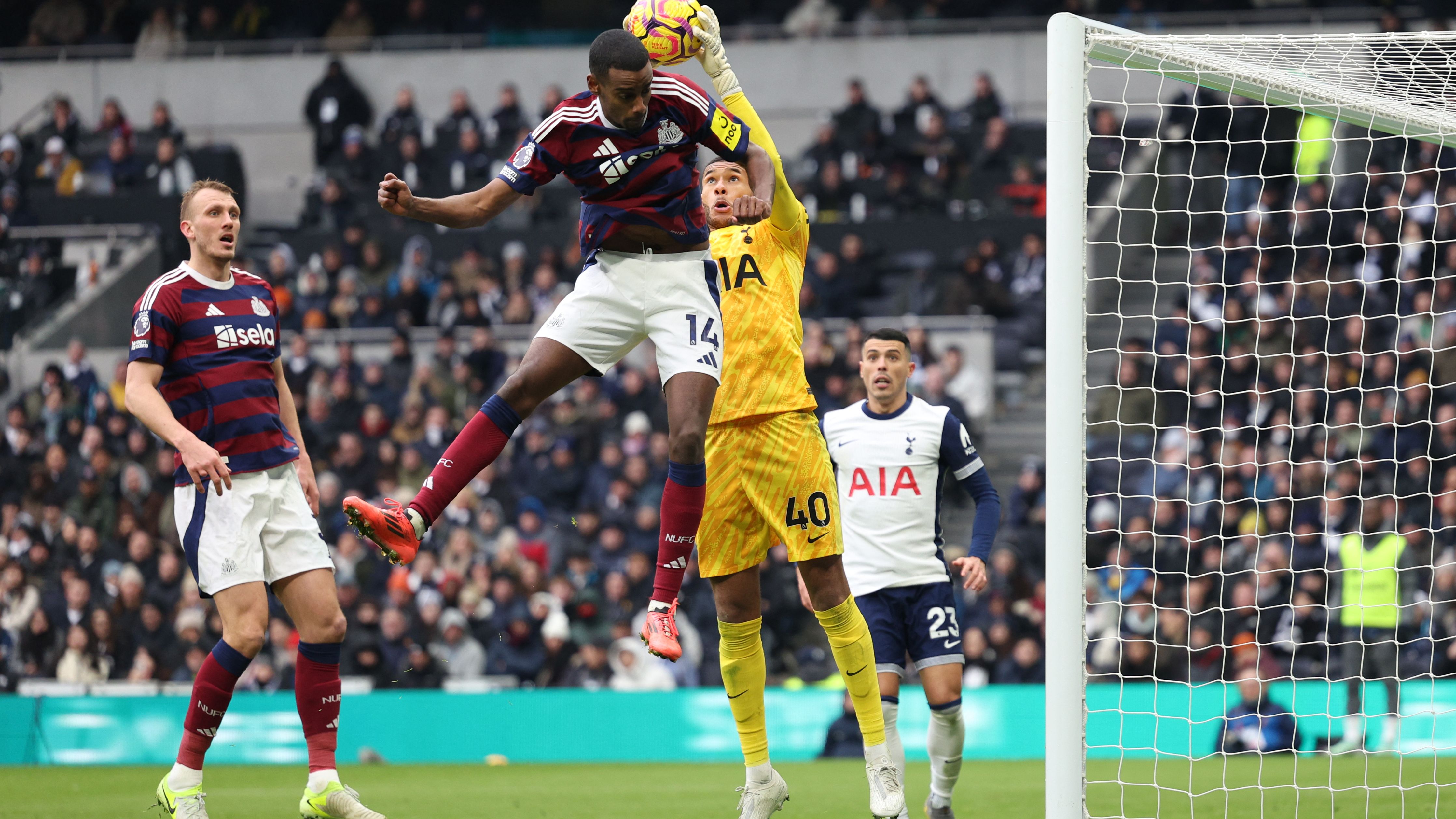 FBL-ENG-PR-TOTTENHAM-NEWCASTLE