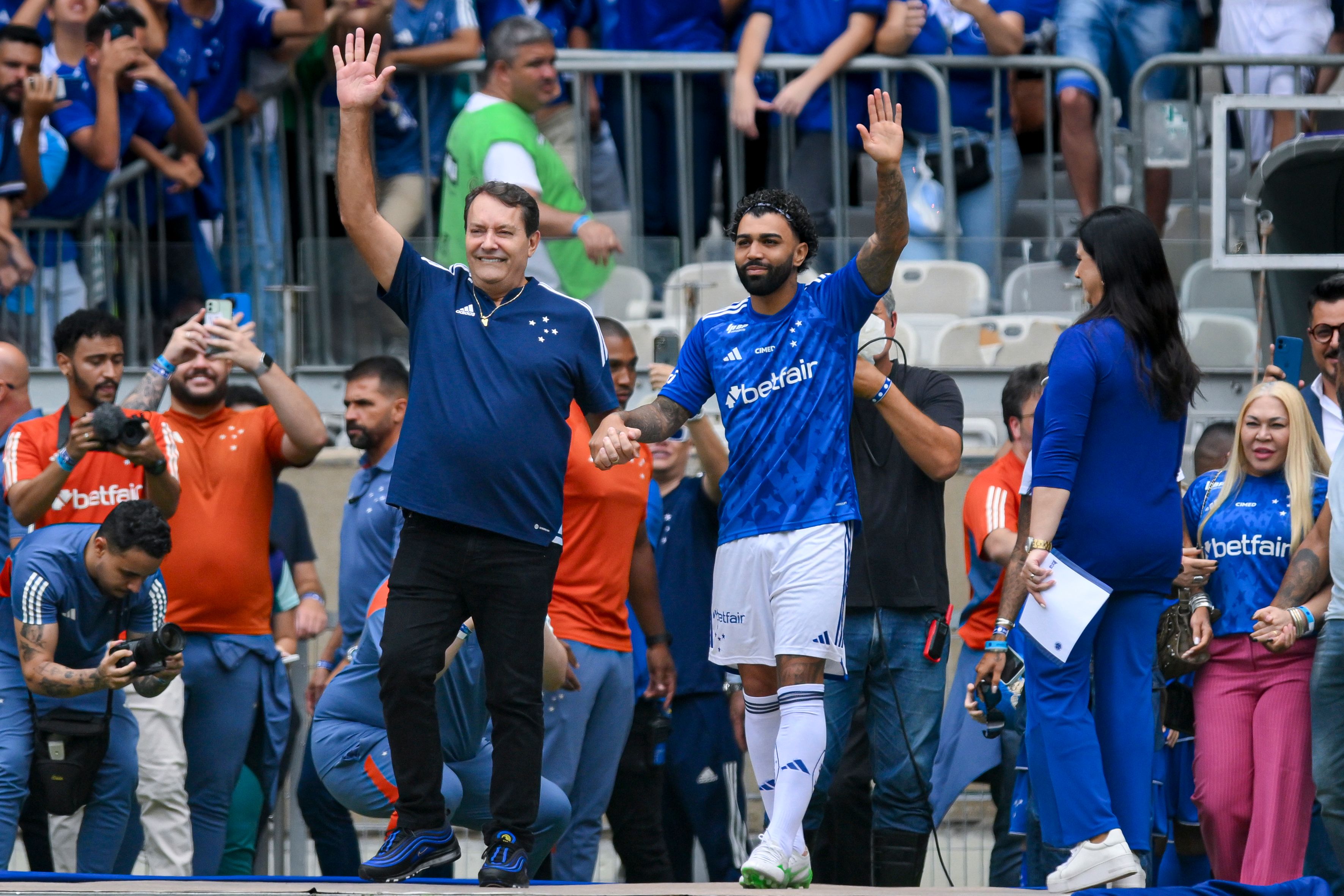 Cruzeiro Unveils Gabriel Barbosa As New Player