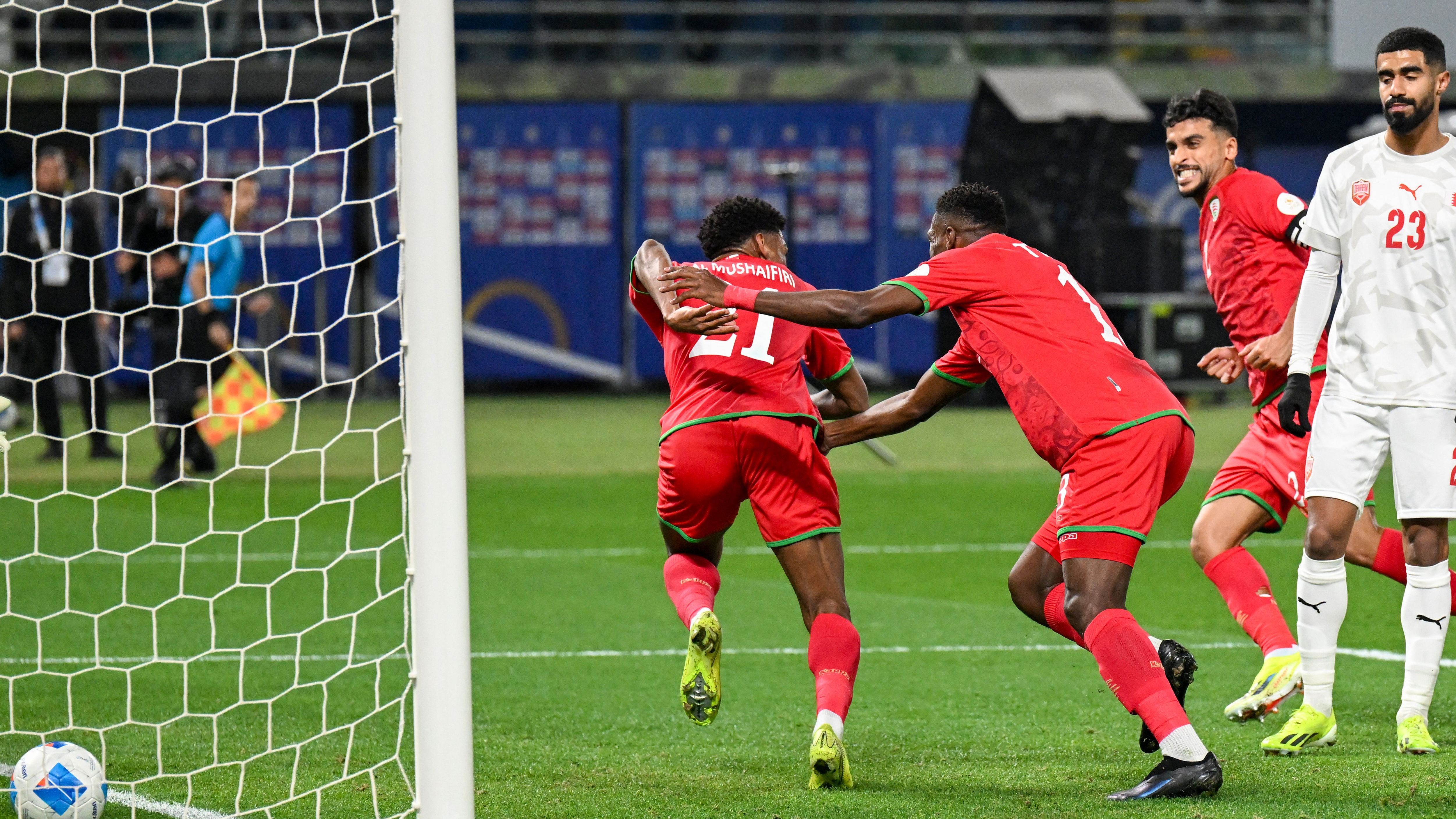 FBL-GULF-CUP-OMA-BHR-FANS