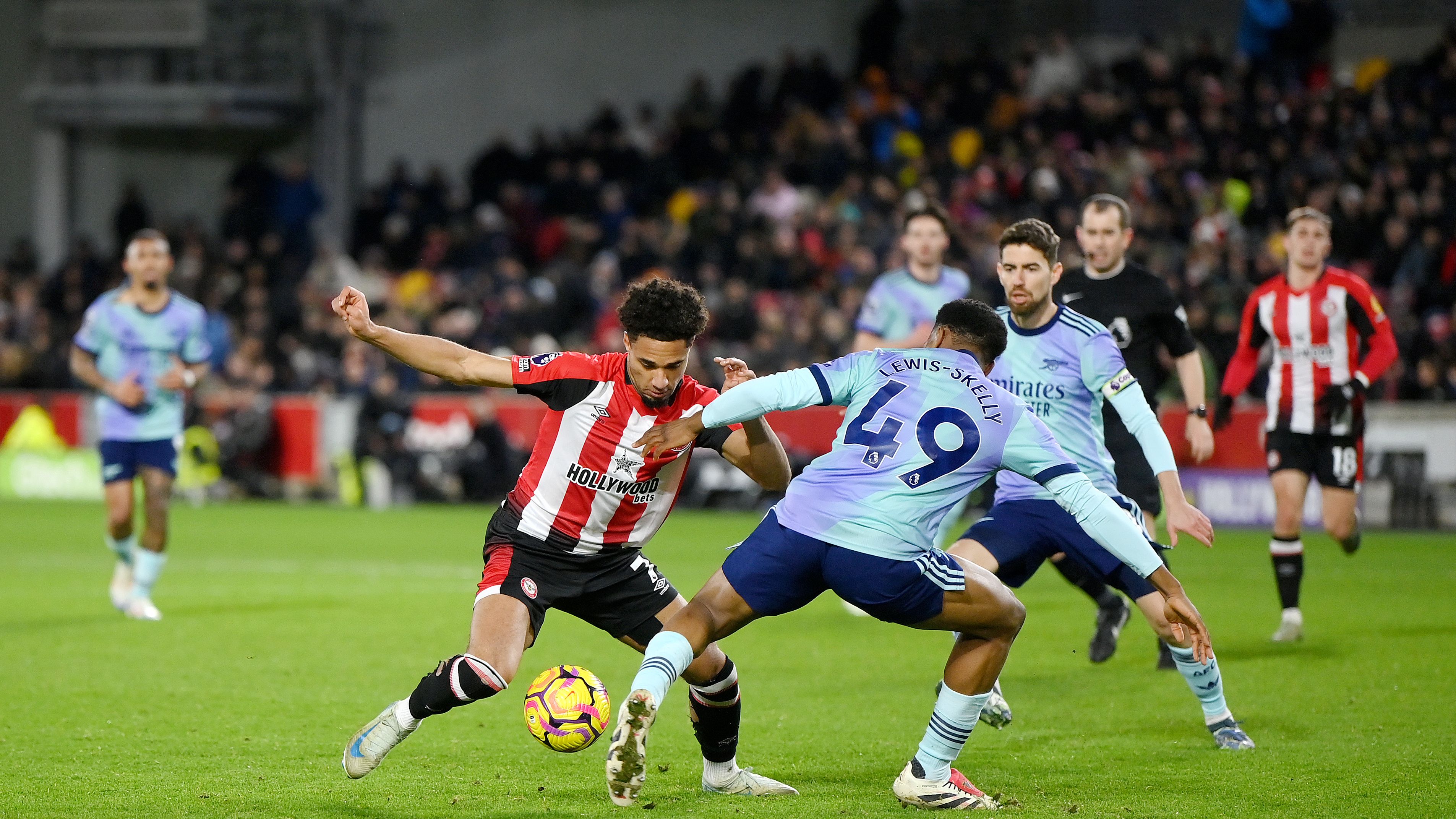 Brentford FC v Arsenal FC - Premier League