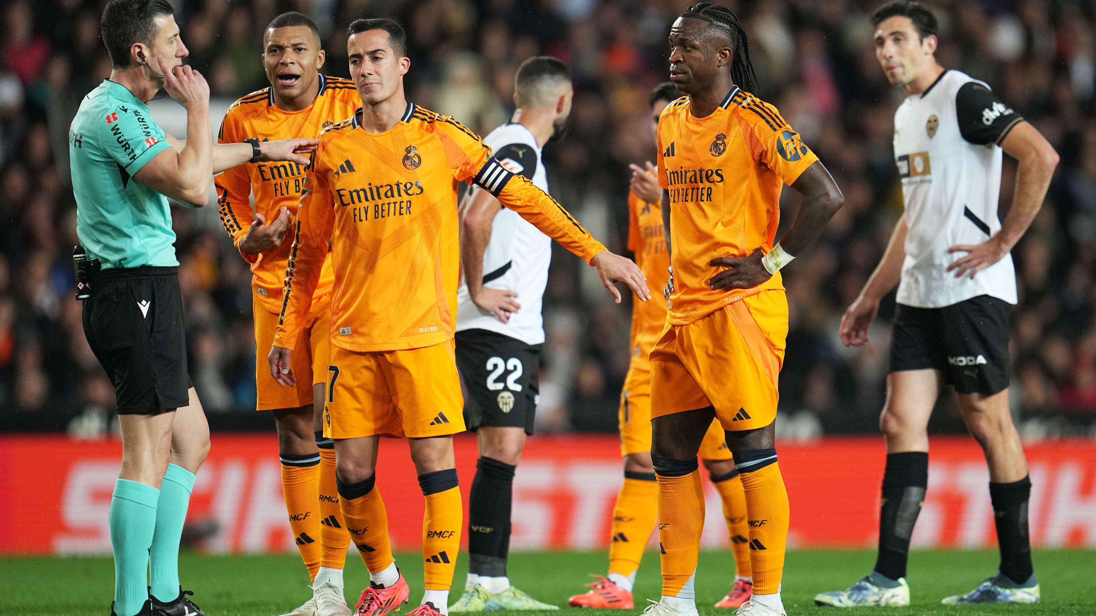 Valencia CF v Real Madrid CF - La Liga EA Sports