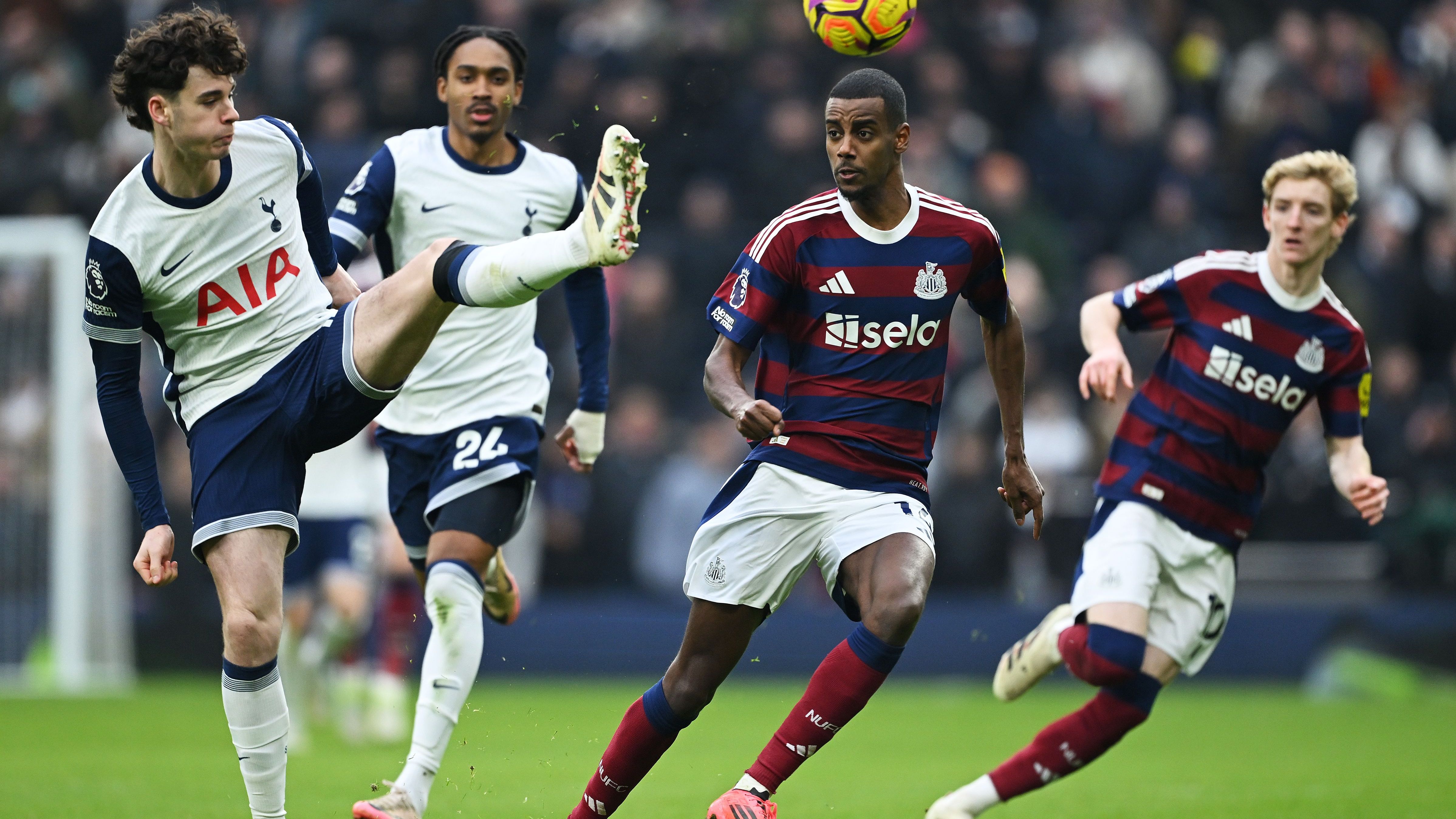 Tottenham Hotspur FC v Newcastle United FC - Premier League