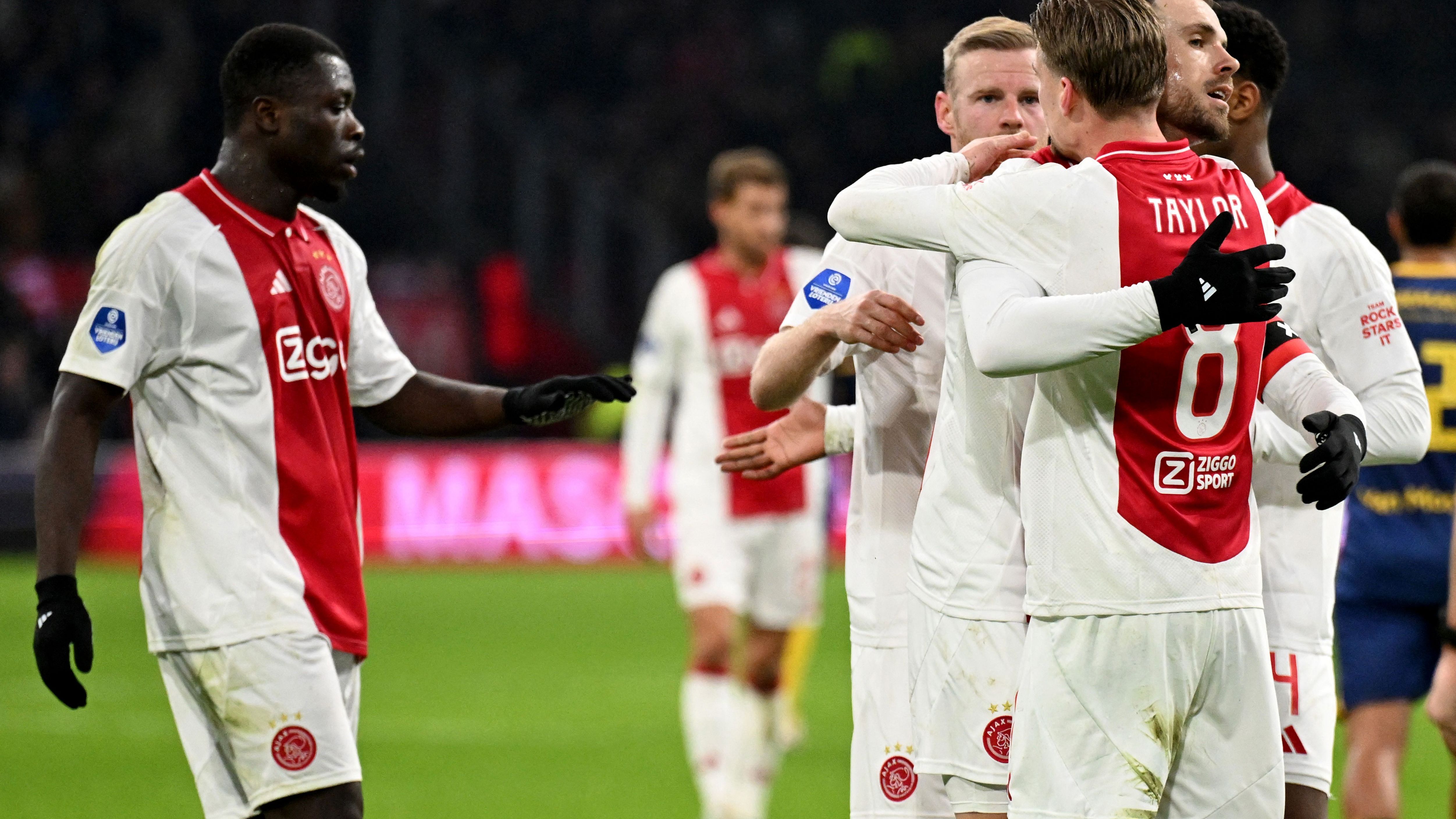 FBL-NED-EREDIVISIE-AJAX-WAALWIJK