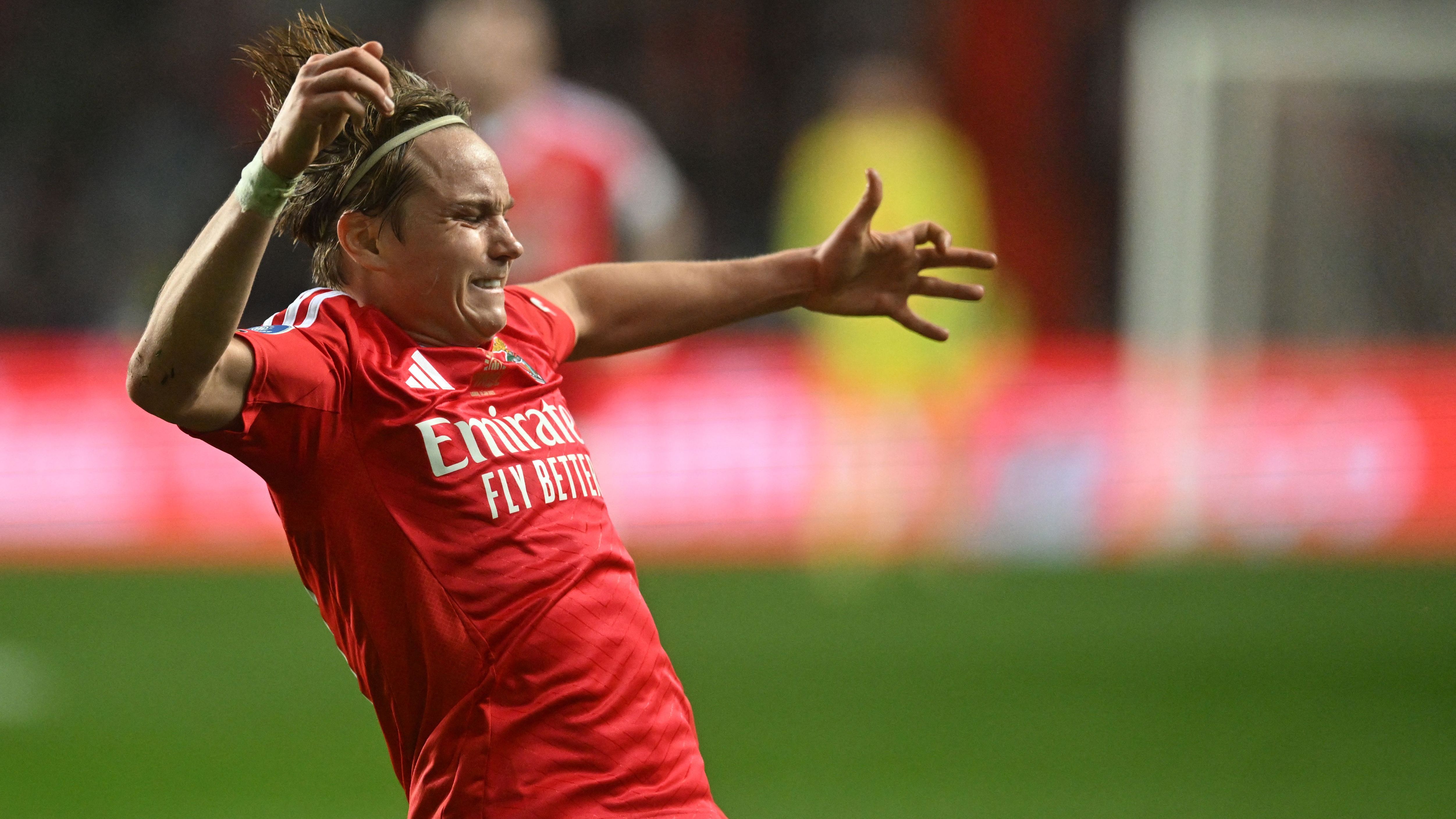 TOPSHOT-FBL-POR-CUP-SPORTING-BENFICA