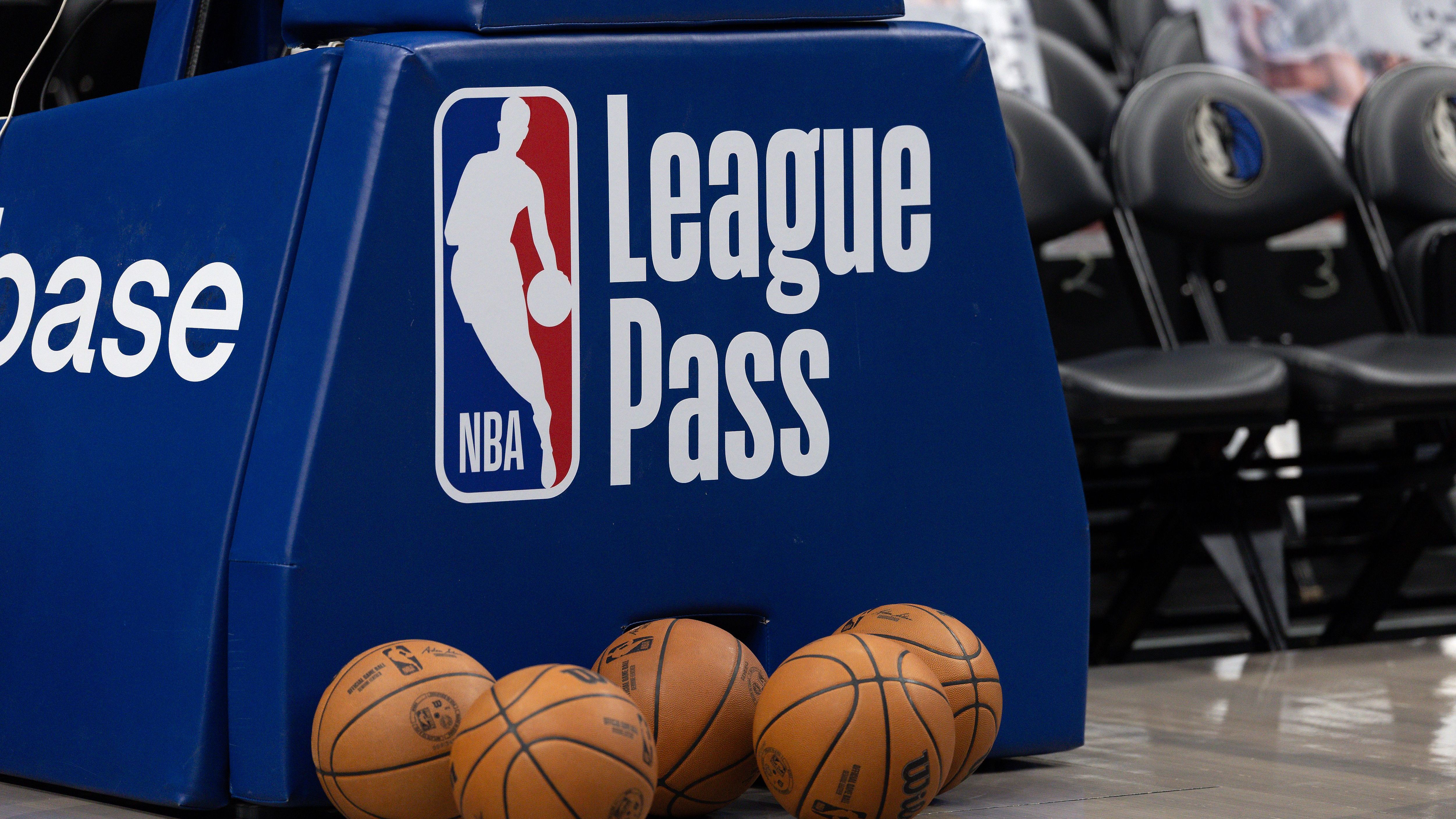 Los Angeles Lakers v Dallas Mavericks