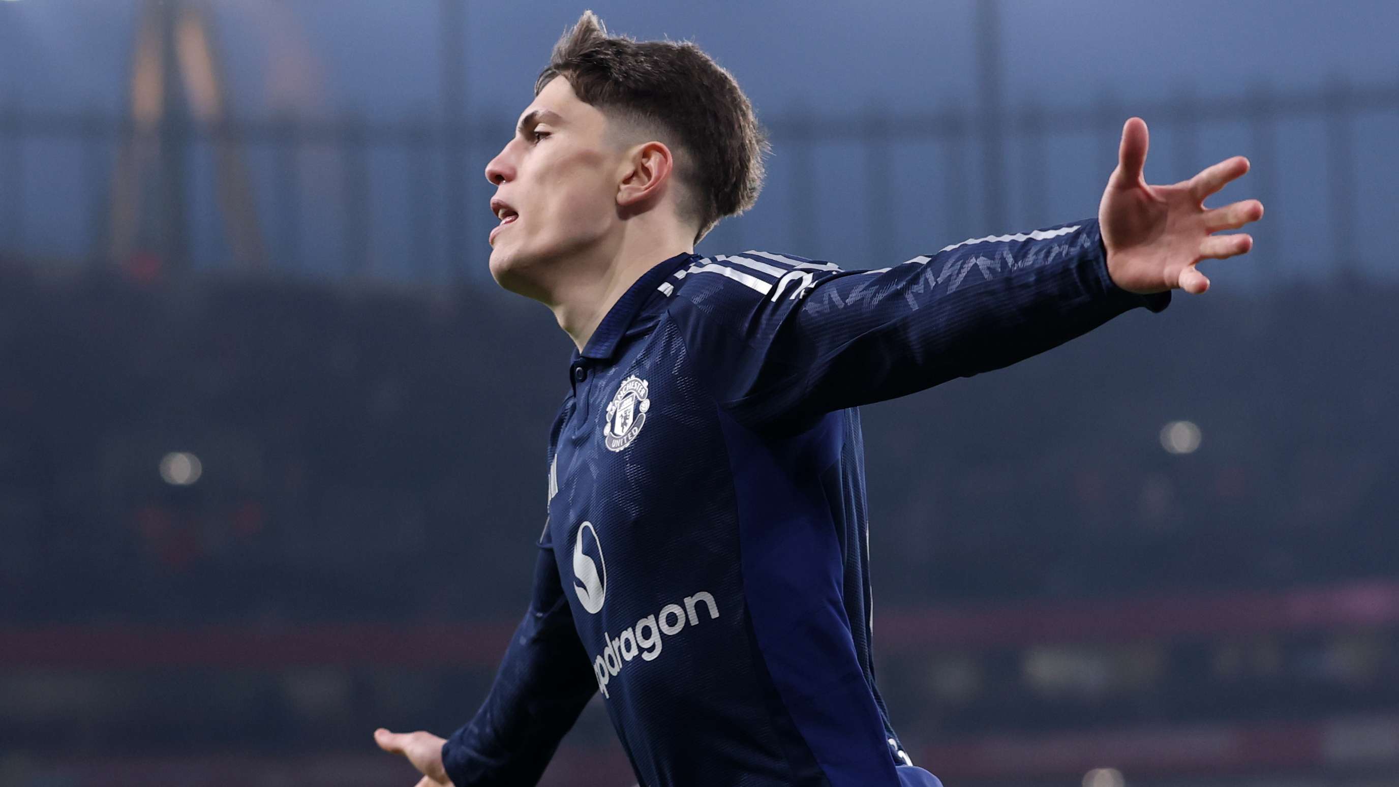 Tin chuyển nhượng trưa 14/1: Bayern Munich đạt thỏa thuận với Mainoo; Man Utd bán đứt Garnacho