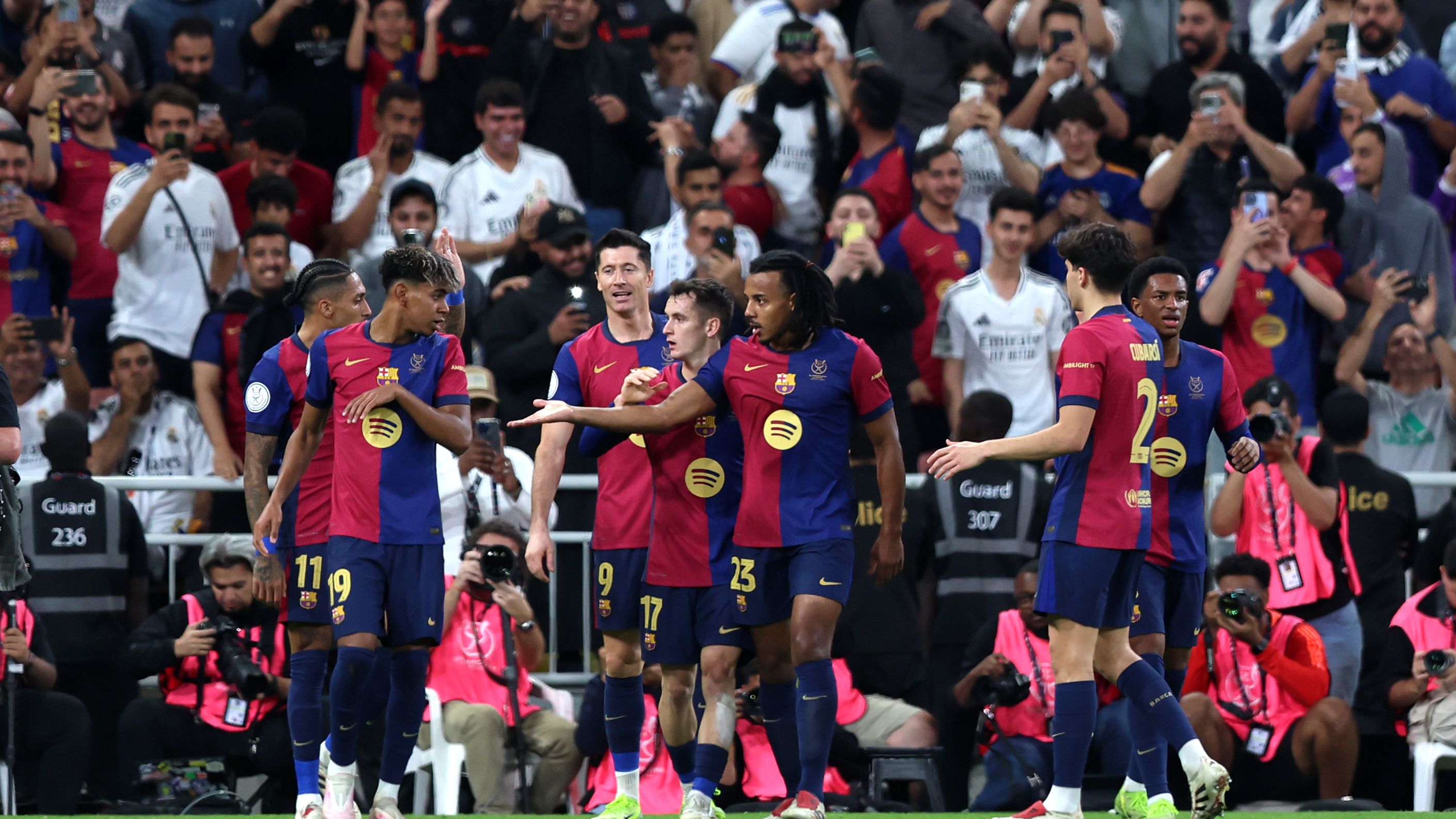 Real Madrid v FC Barcelona: Spanish Super Cup