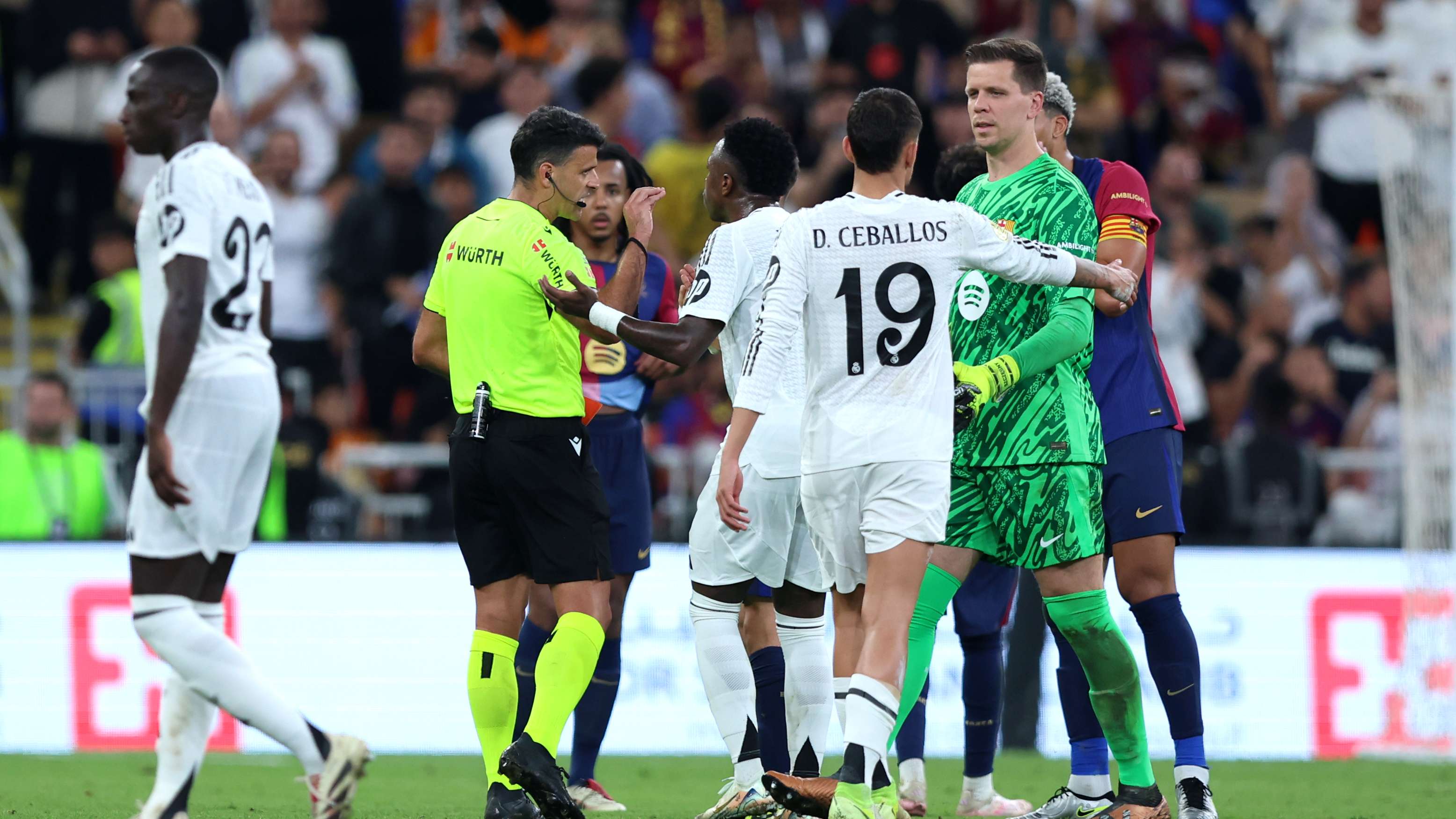 Real Madrid v FC Barcelona: Spanish Super Cup