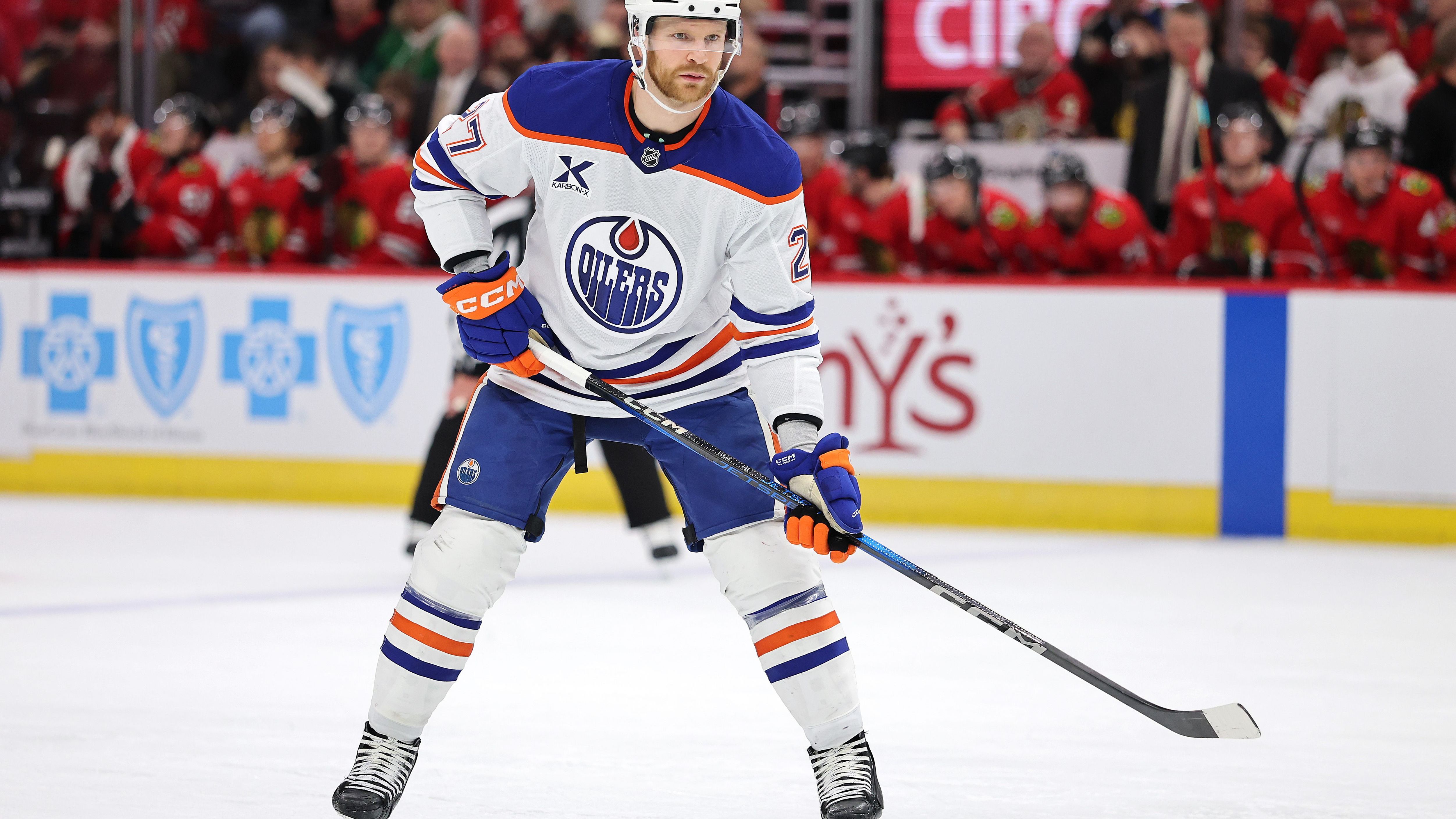 Edmonton Oilers v Chicago Blackhawks