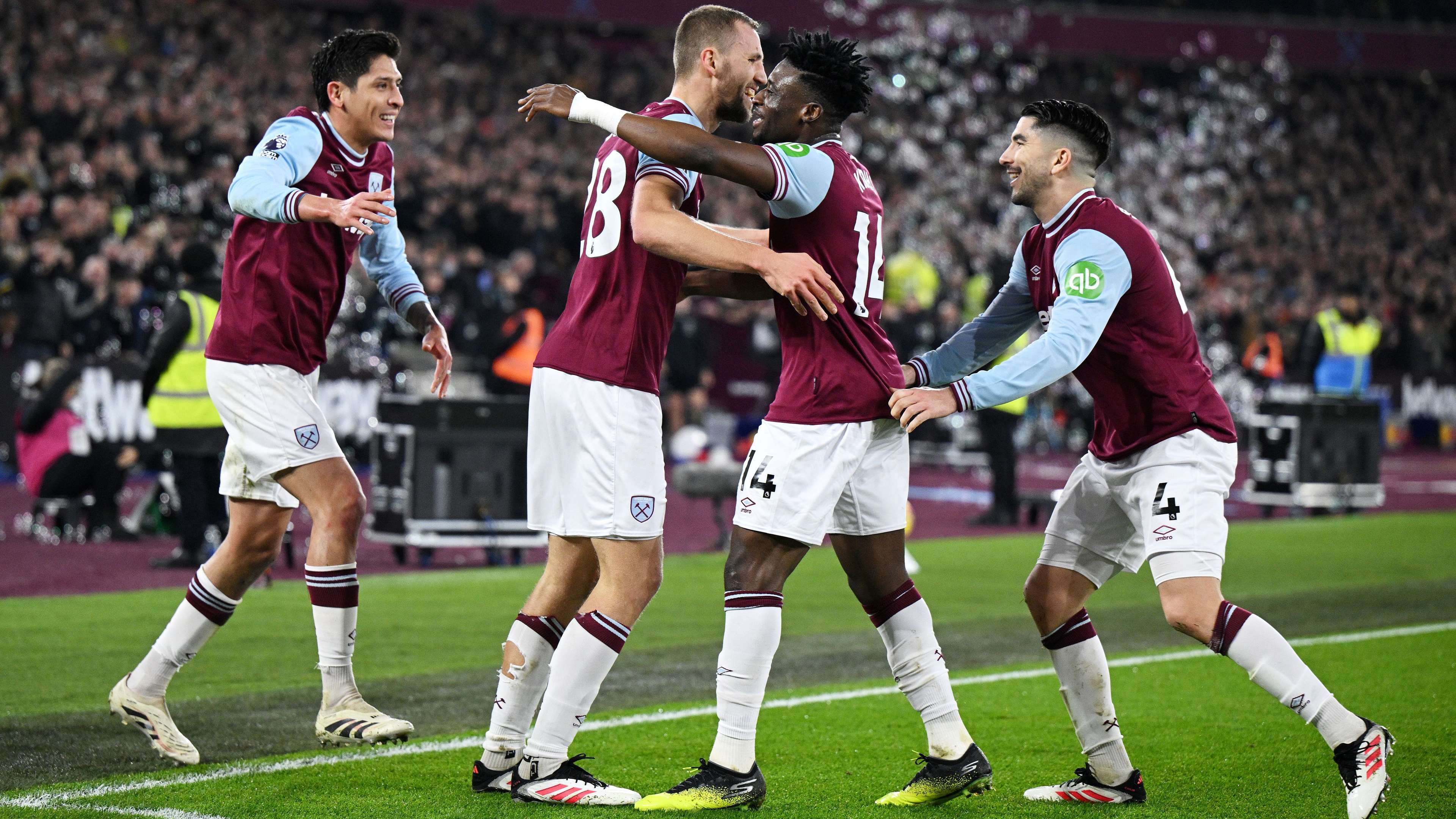 West Ham United FC v Fulham FC - Premier League