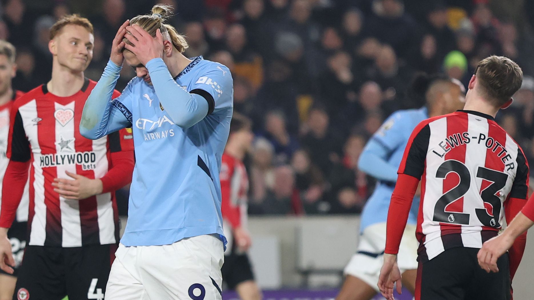 Brentford FC v Manchester City FC - Premier League