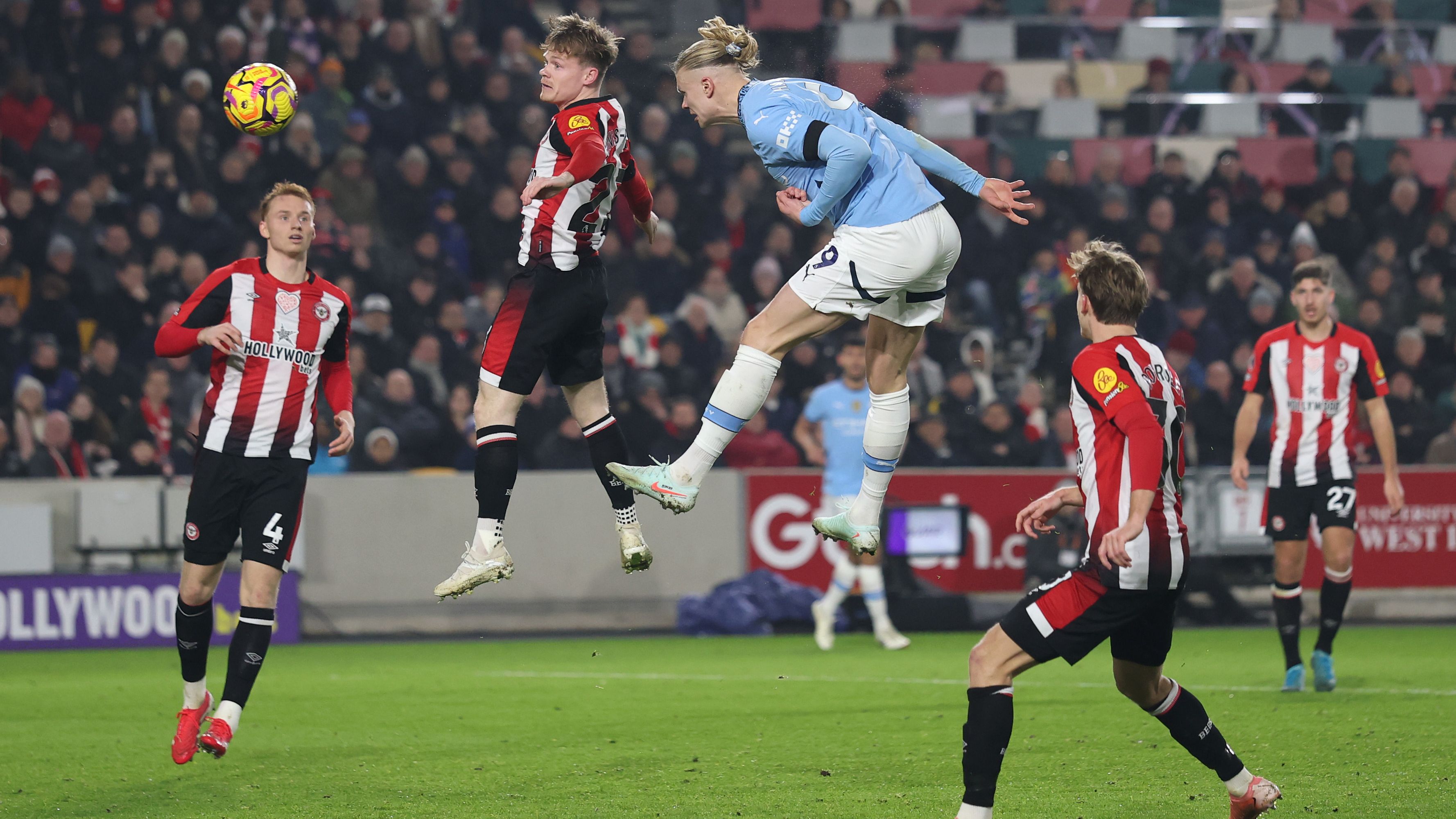 Brentford FC v Manchester City FC - Premier League