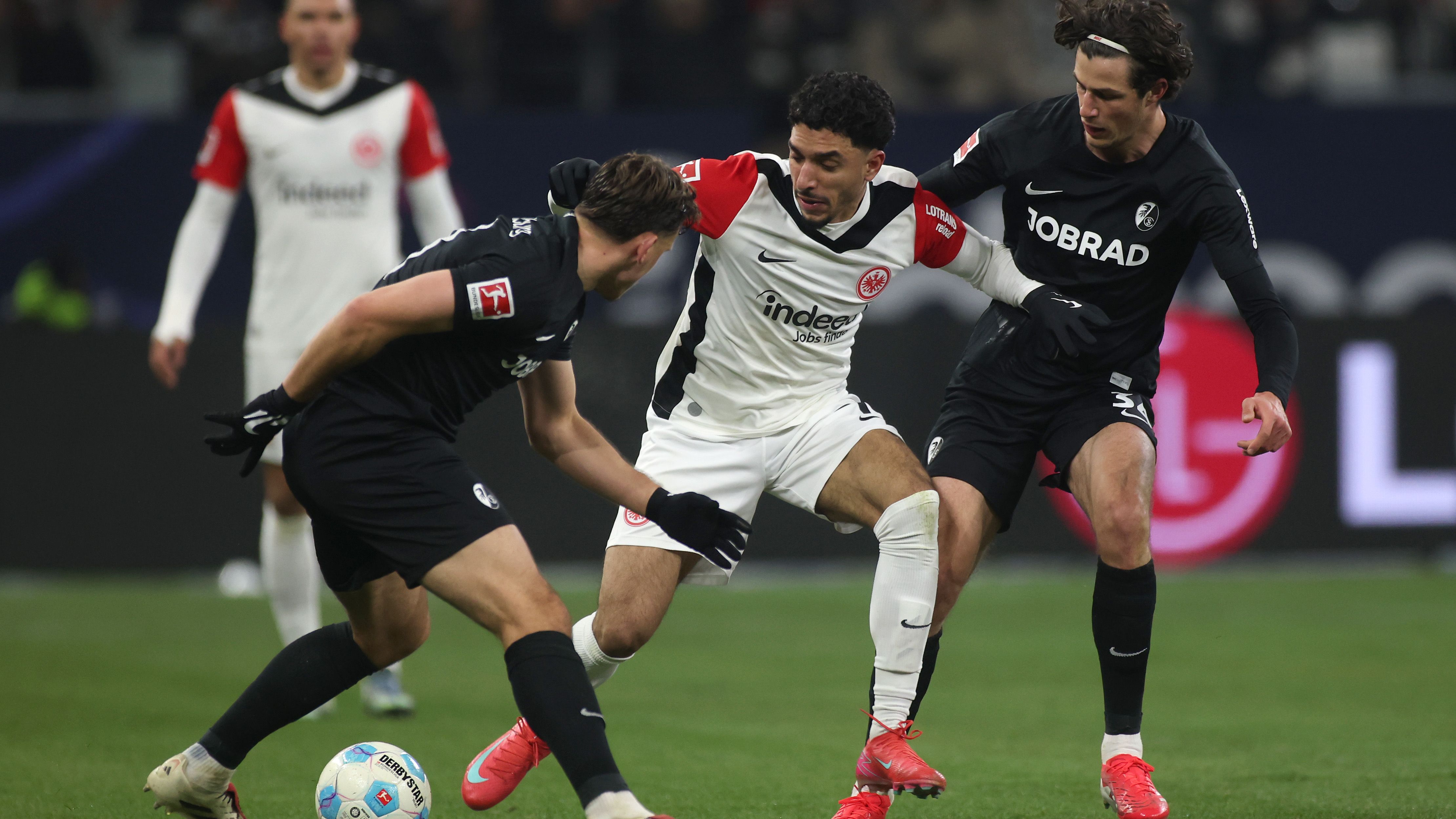 Eintracht Frankfurt v Sport-Club Freiburg - Bundesliga