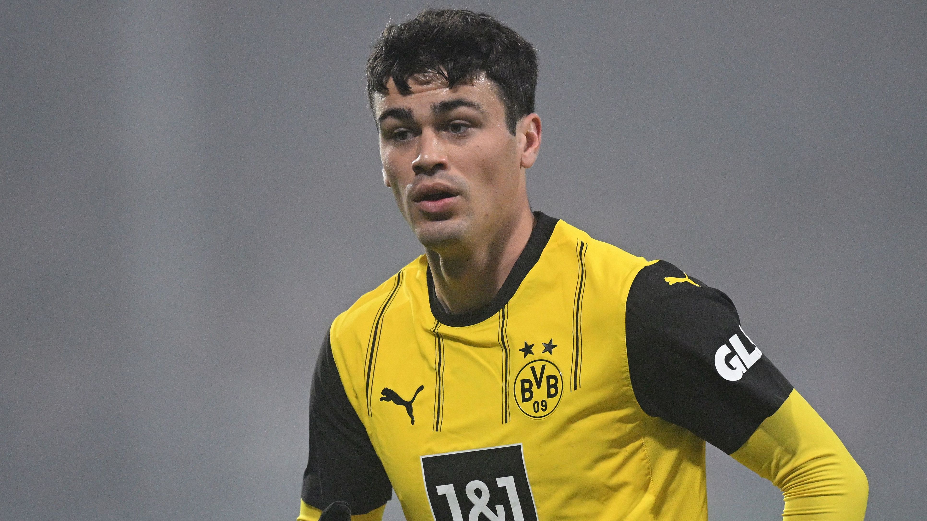 Holstein Kiel v Borussia Dortmund - Bundesliga