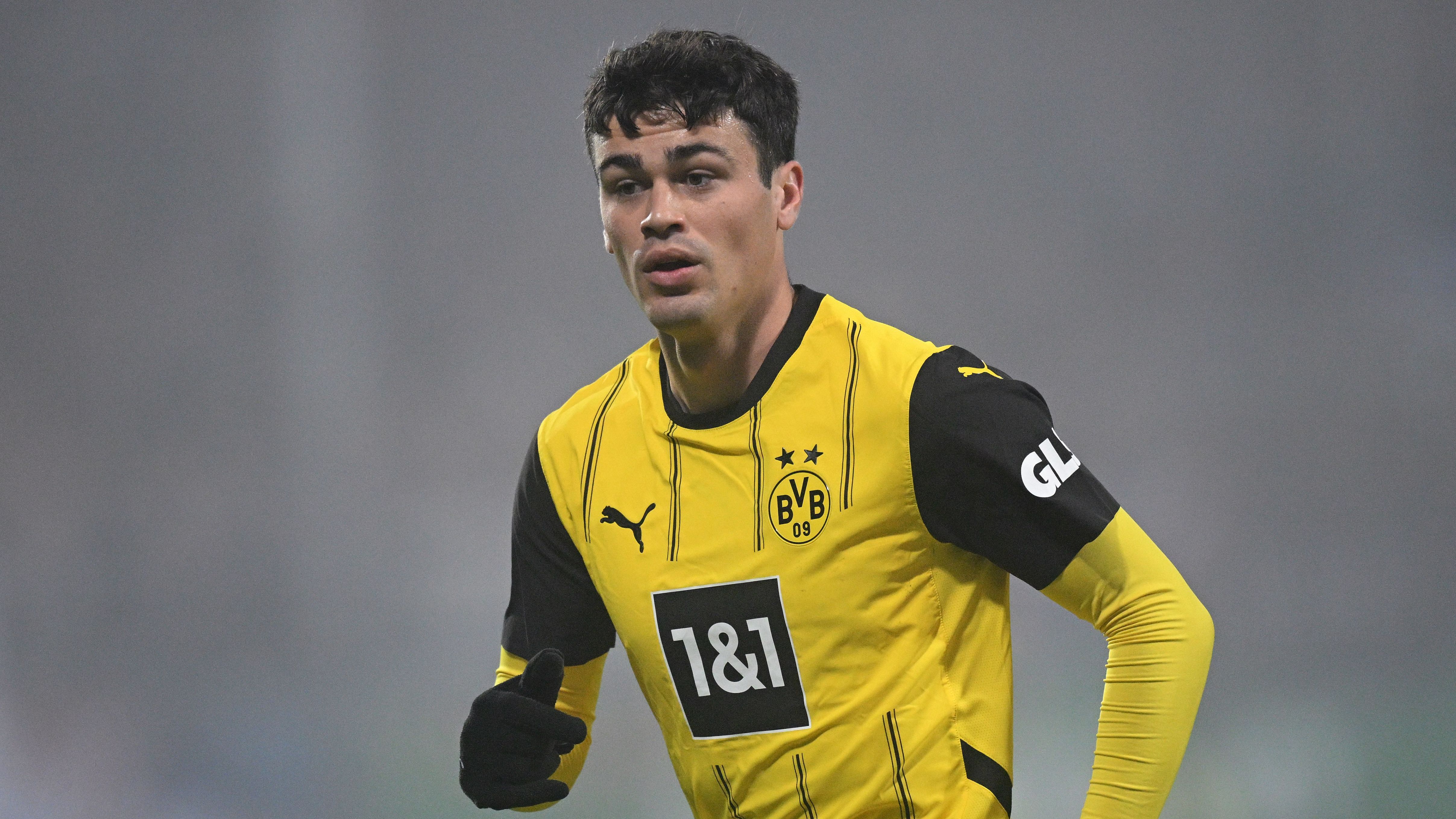 Holstein Kiel v Borussia Dortmund - Bundesliga