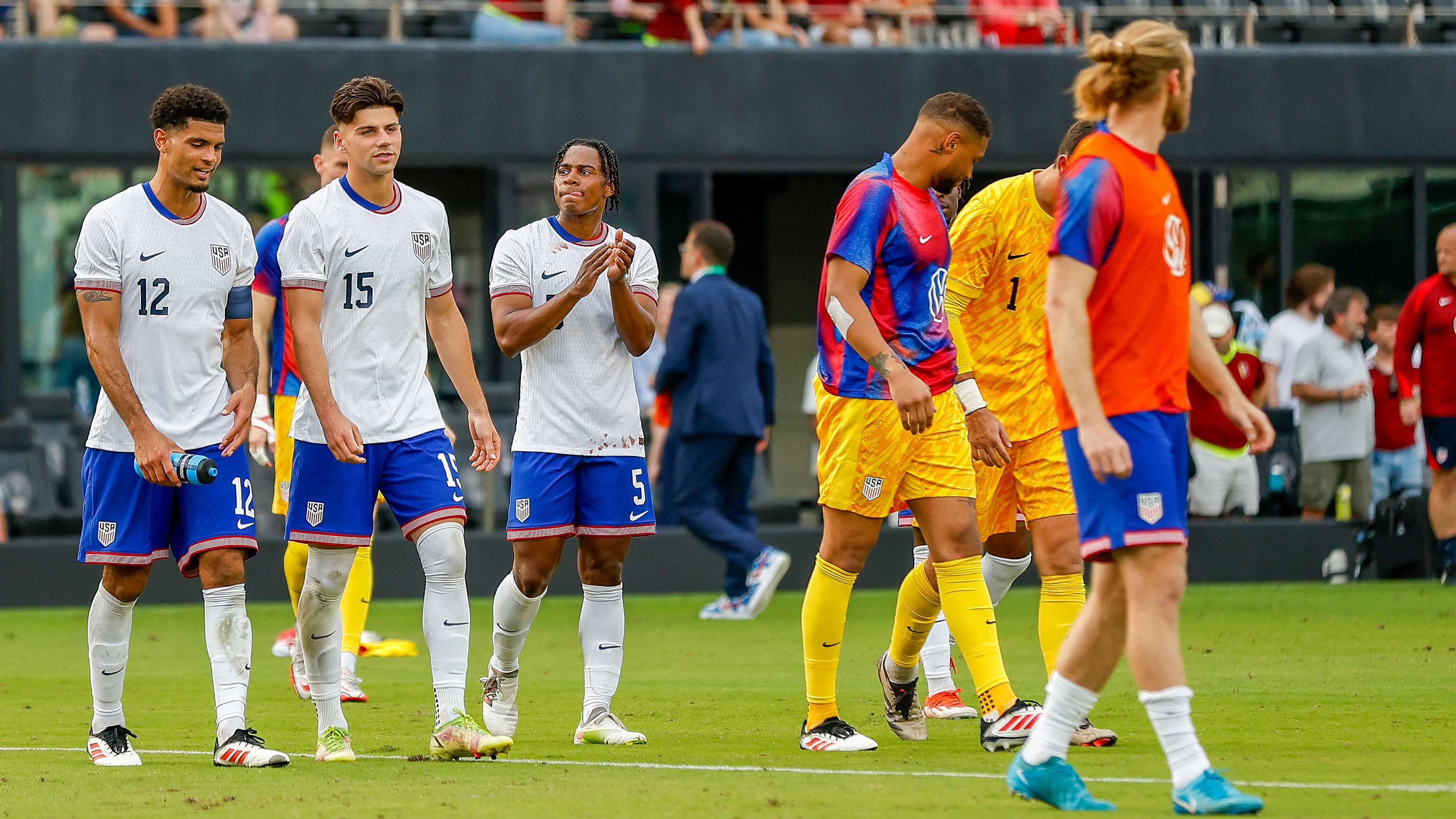 FBL-FRIENDLY-USA-VEN