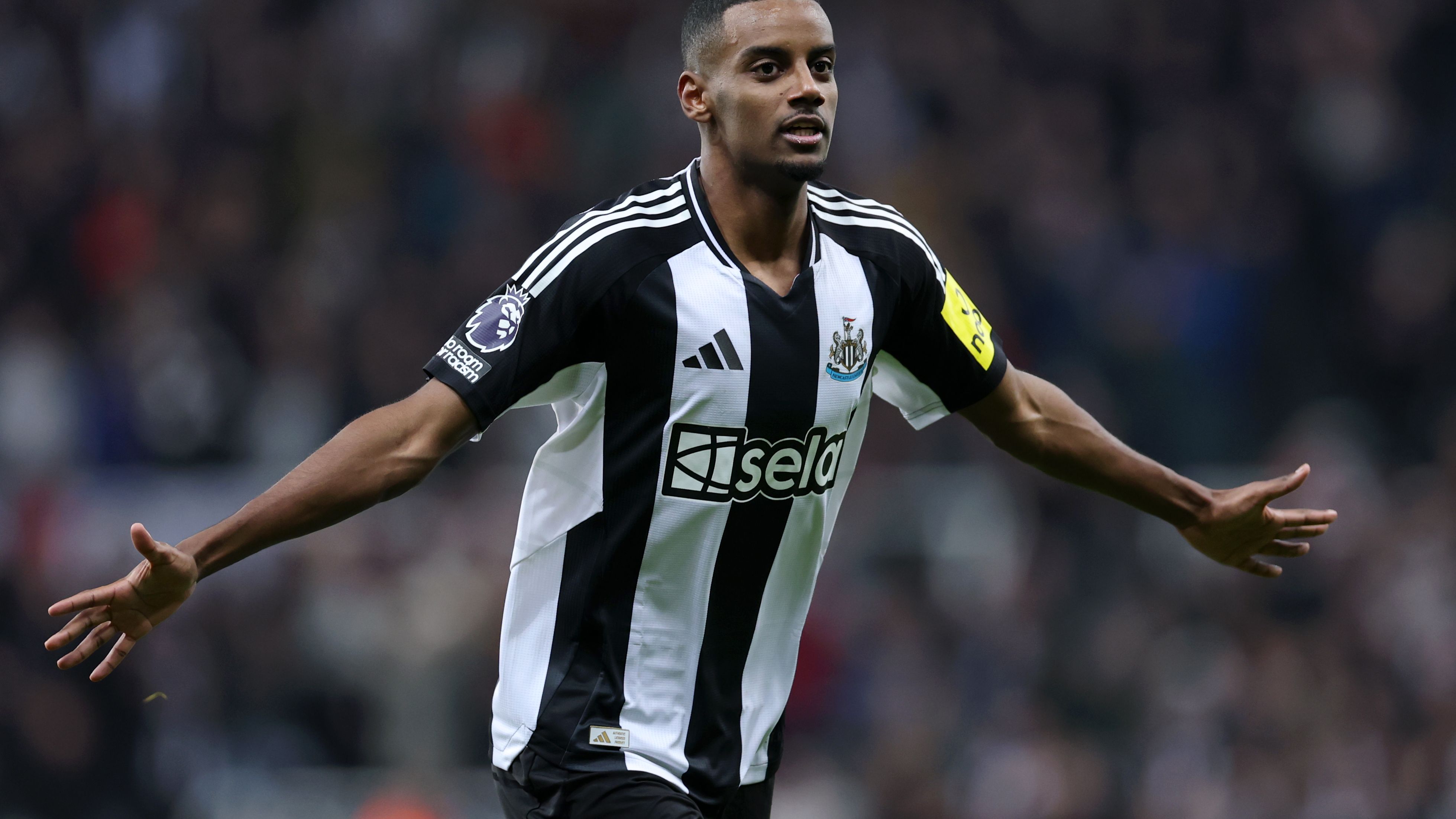 Newcastle United FC v Wolverhampton Wanderers FC - Premier League