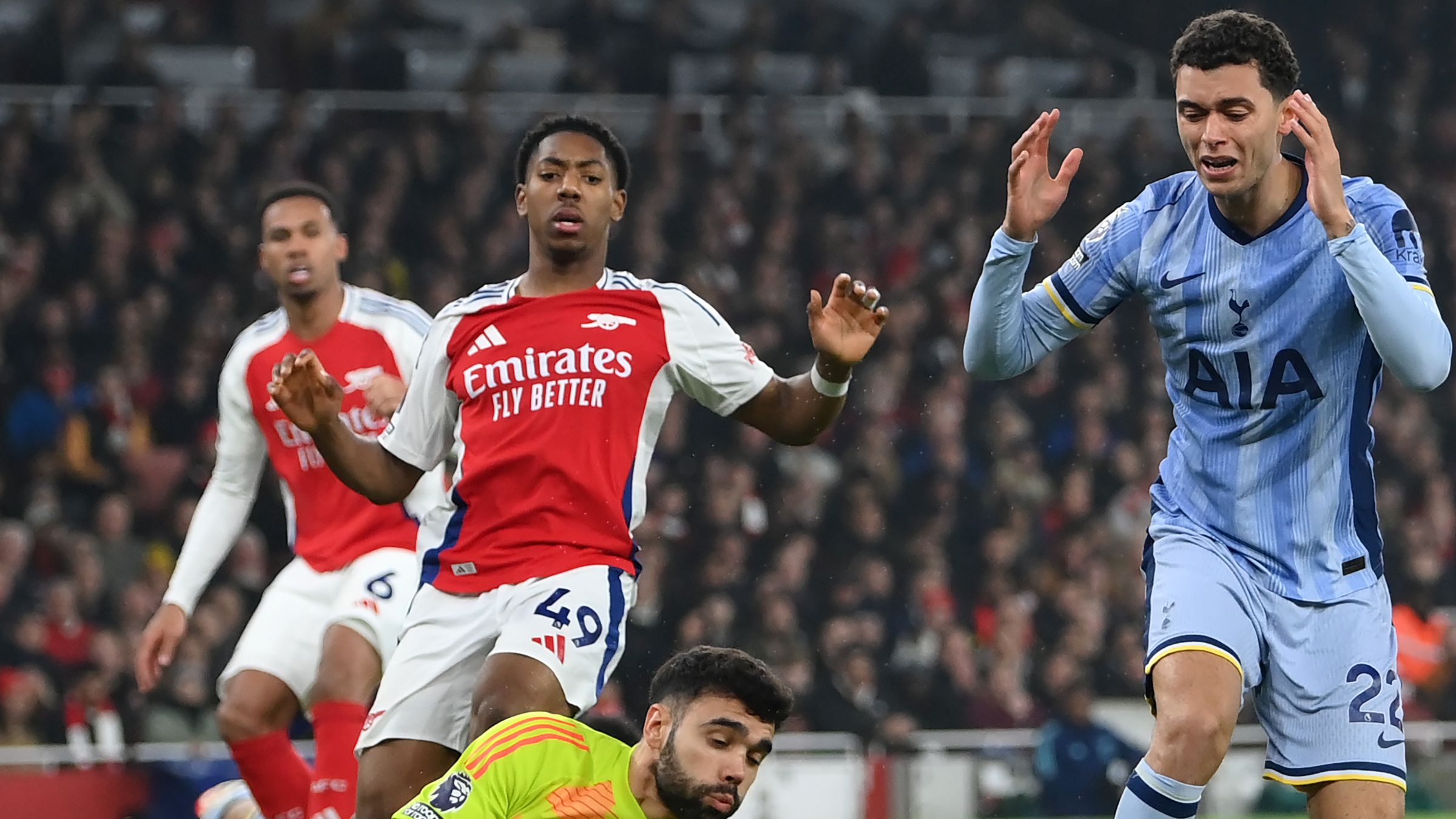 Arsenal to show Tottenham game? Gunners invite fans to watch Spurs pre-season clash at Emirates Stadium - Goal.com