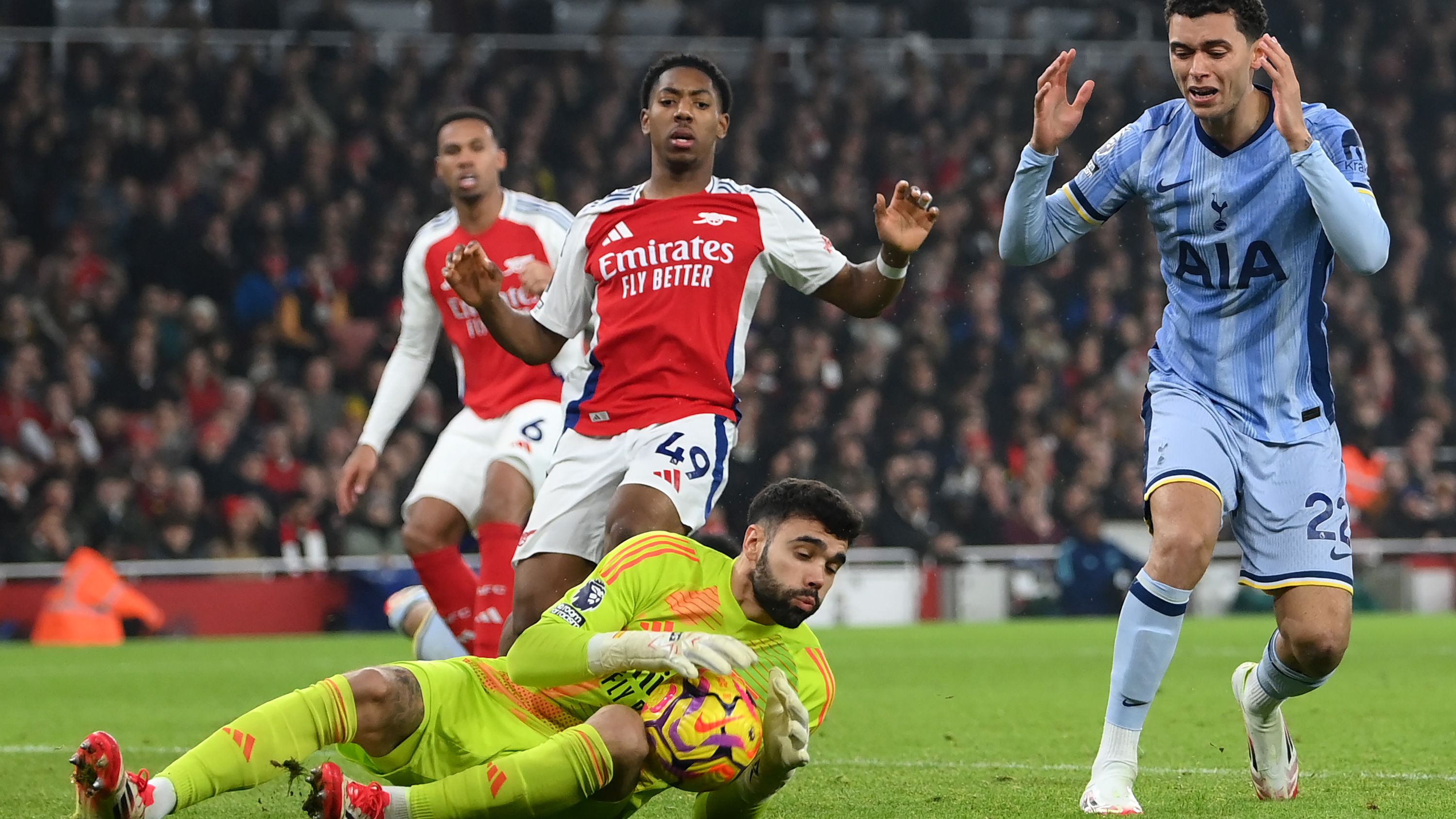 Arsenal FC v Tottenham Hotspur FC - Premier League