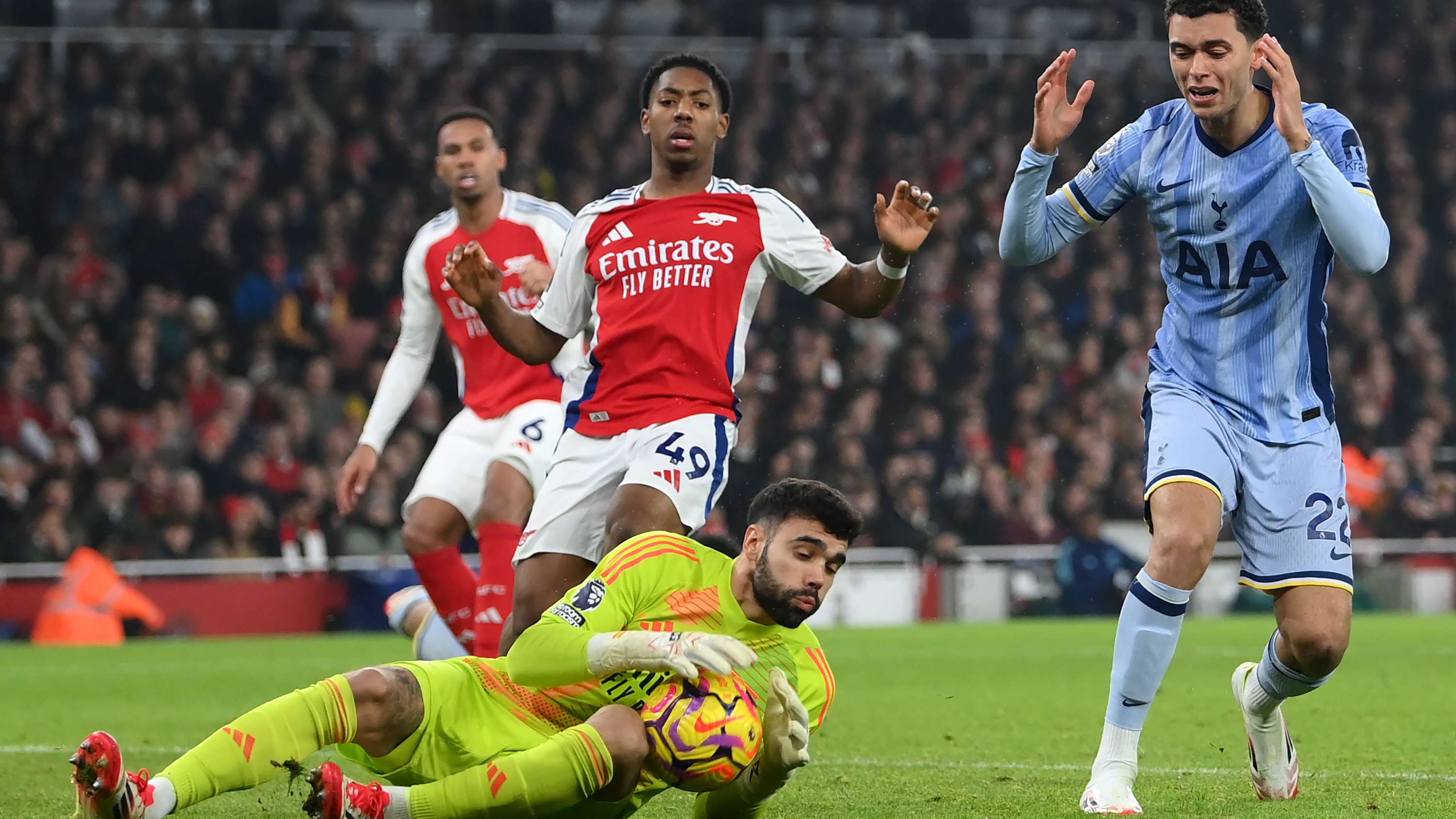 Arsenal FC v Tottenham Hotspur FC - Premier League