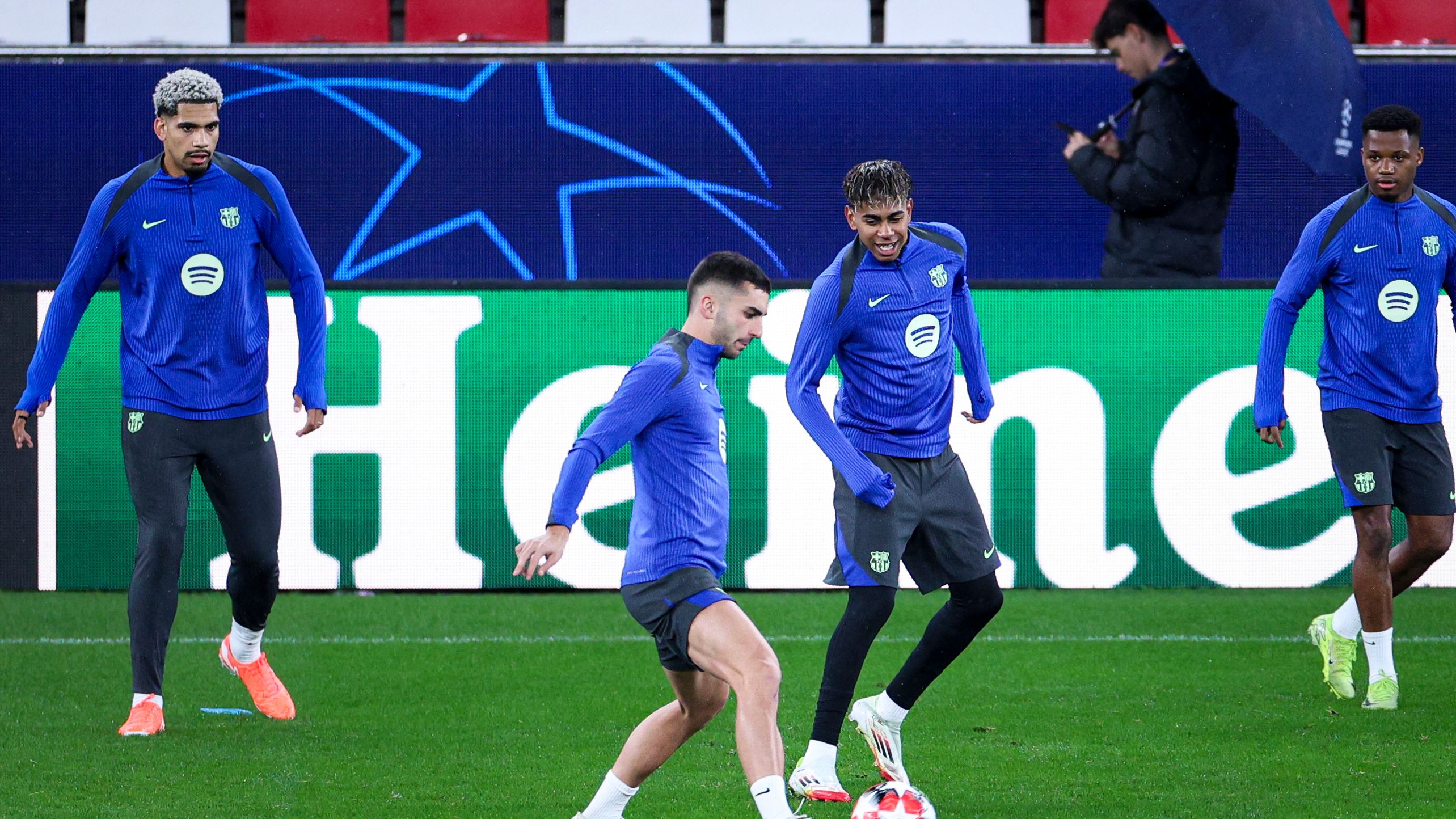 FBL-EUR-C1-BARCELONA-TRAINING