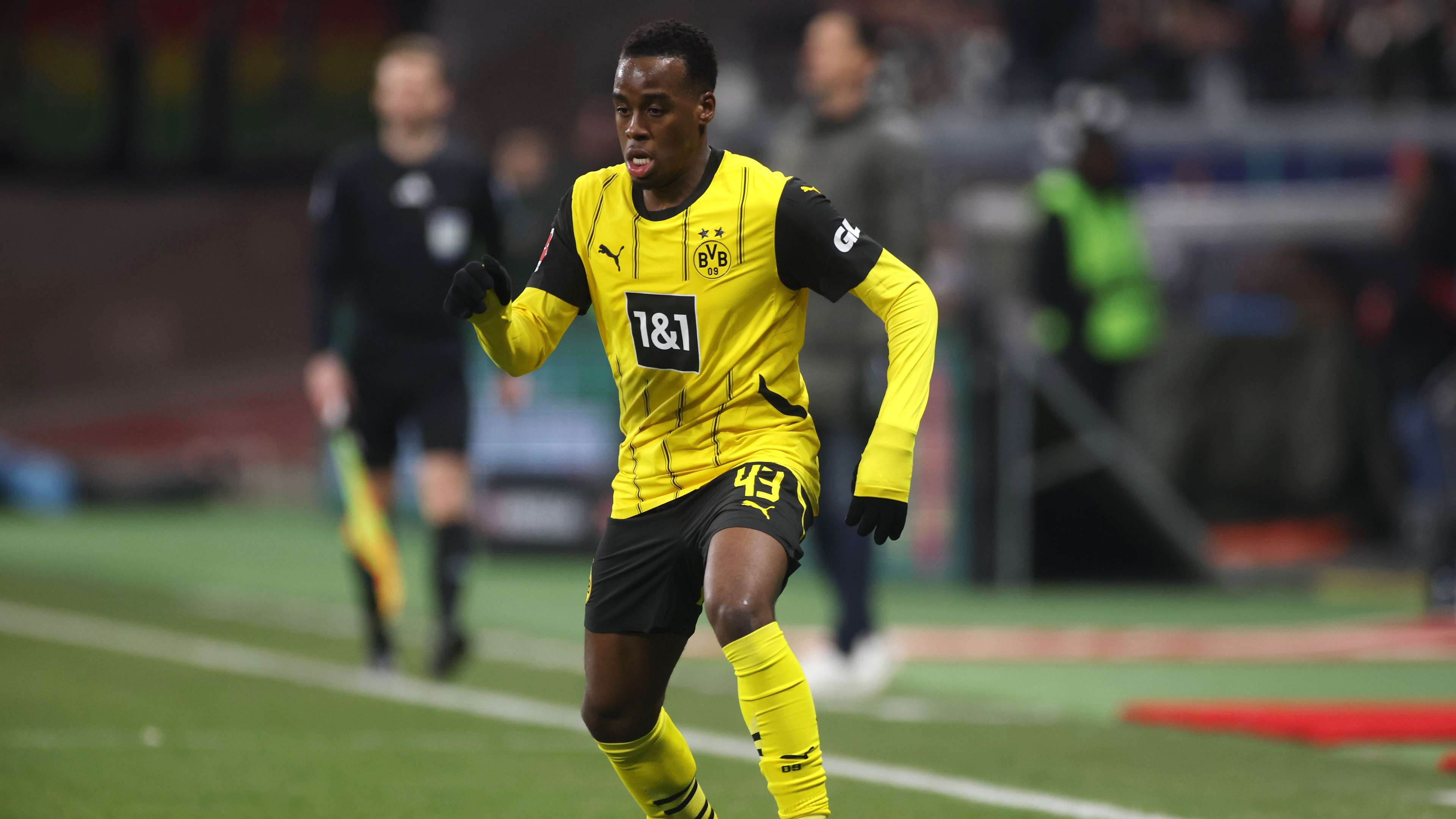 Eintracht Frankfurt v Borussia Dortmund - Bundesliga