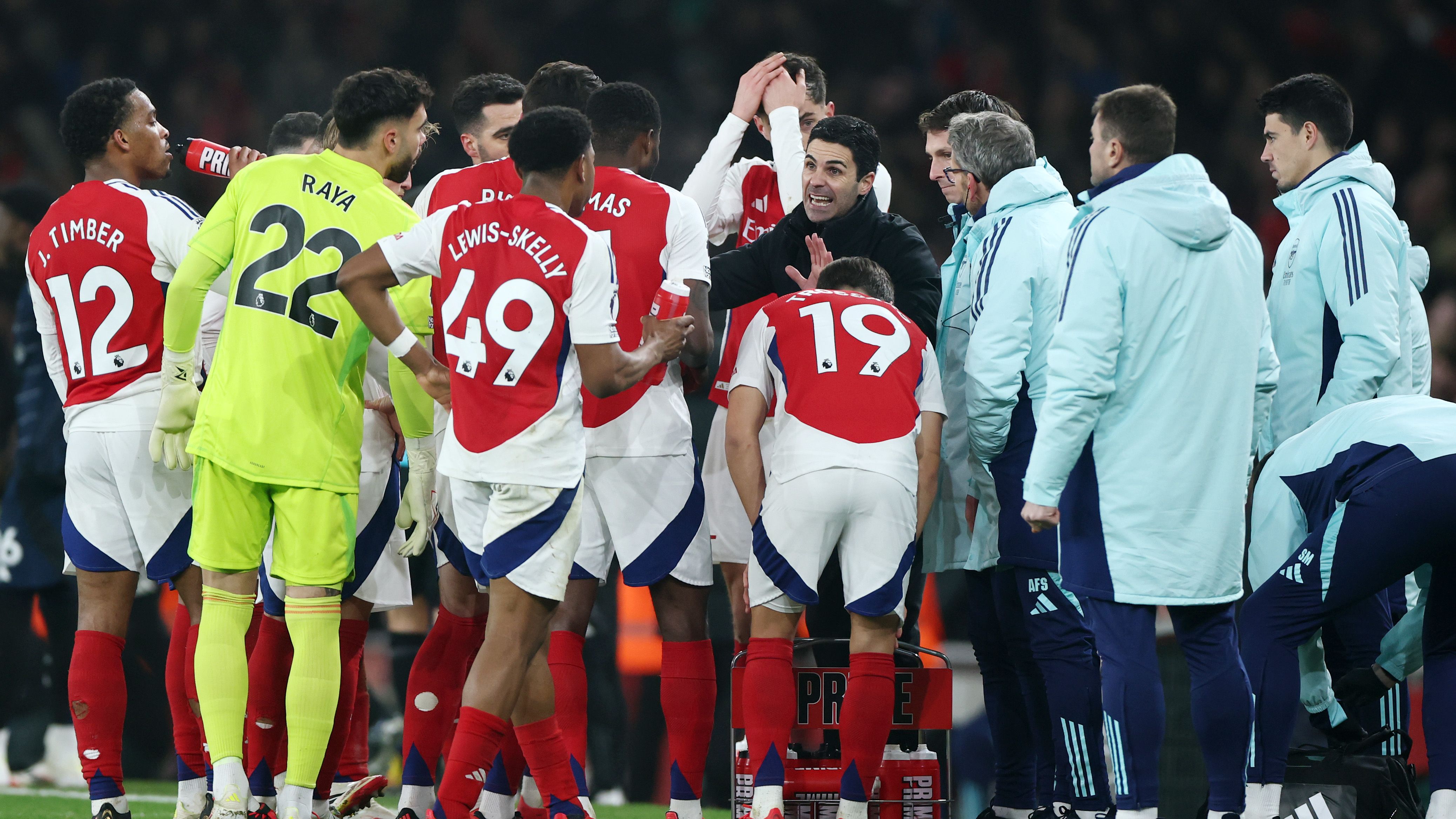 Arsenal FC v Aston Villa FC - Premier League