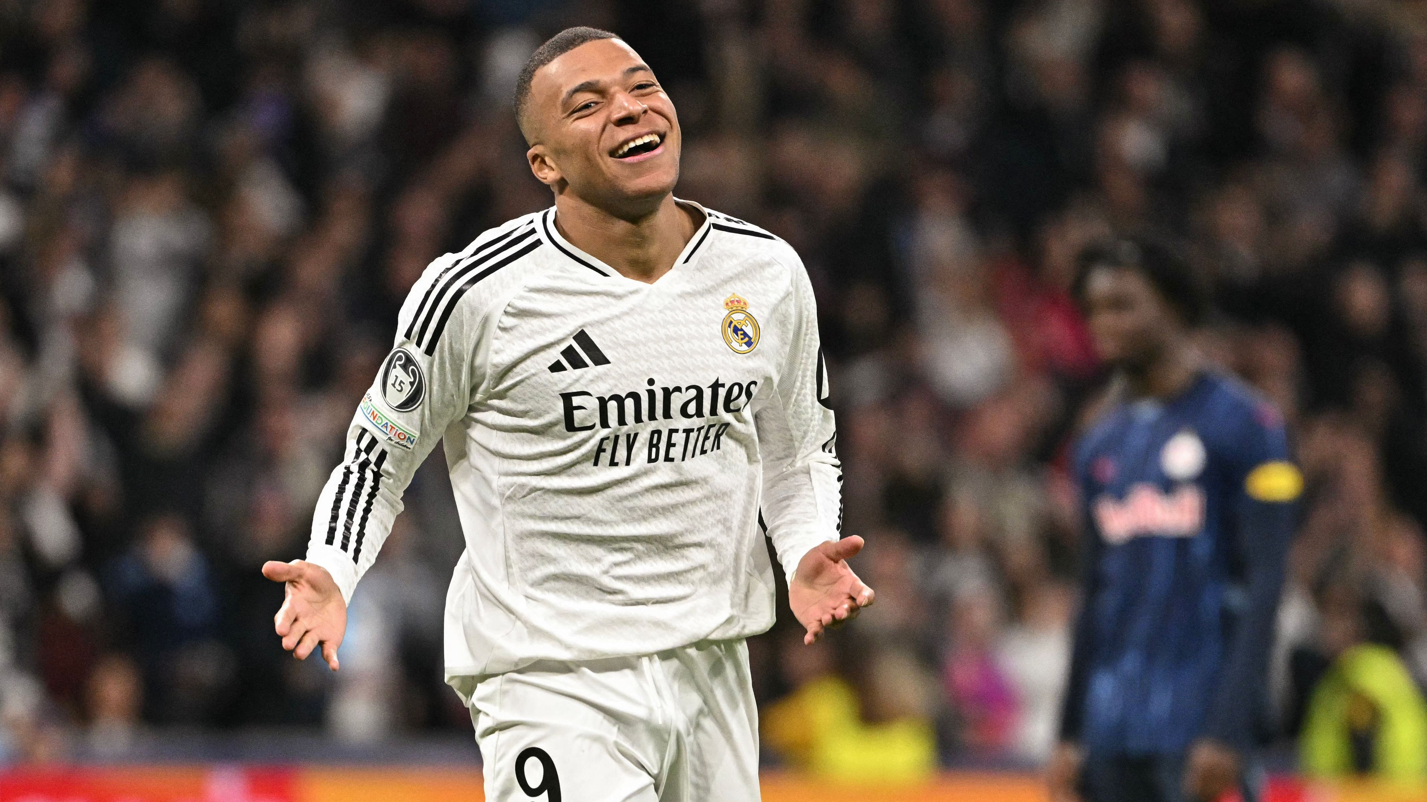 TOPSHOT-FBL-EUR-C1-REAL MADRID-SALZBURG