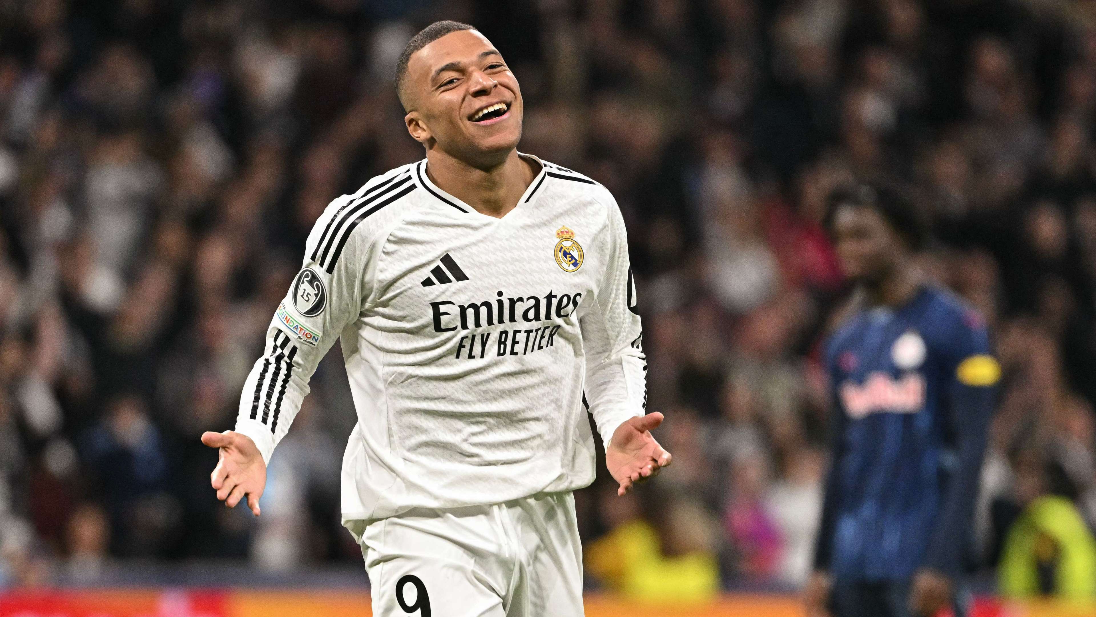 TOPSHOT-FBL-EUR-C1-REAL MADRID-SALZBURG