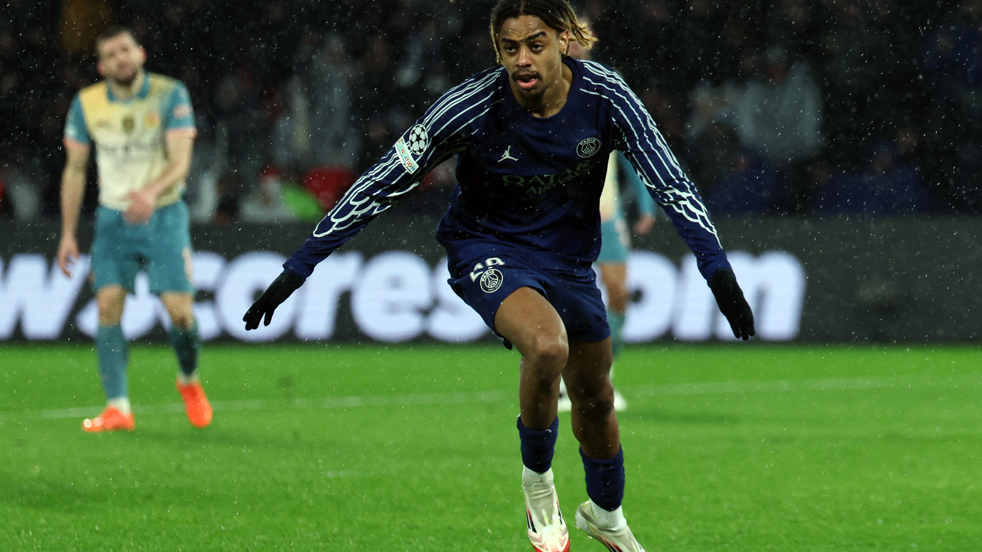 TOPSHOT-FBL-EUR-C1-PSG-MAN CITY