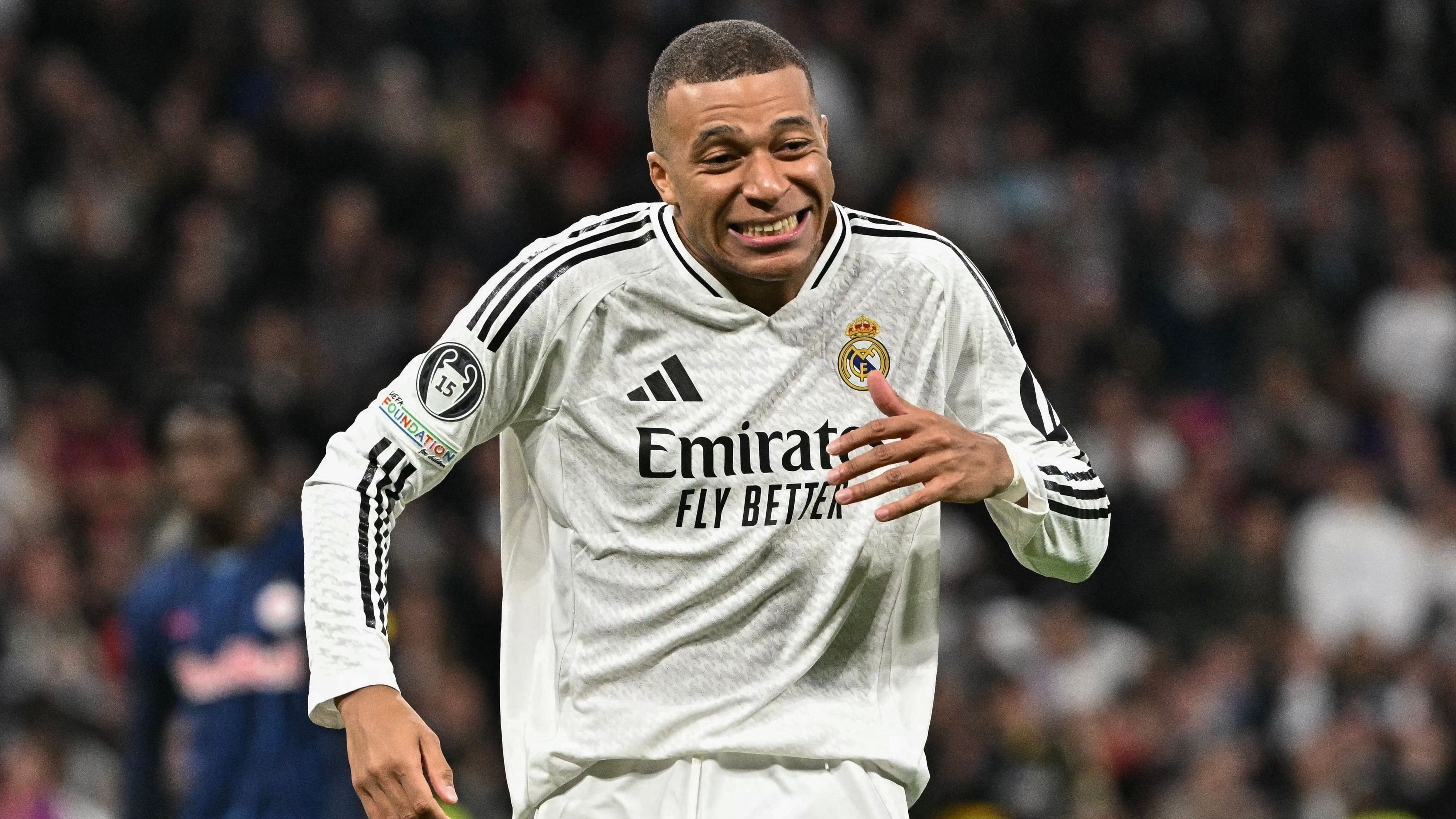 TOPSHOT-FBL-EUR-C1-REAL MADRID-SALZBURG