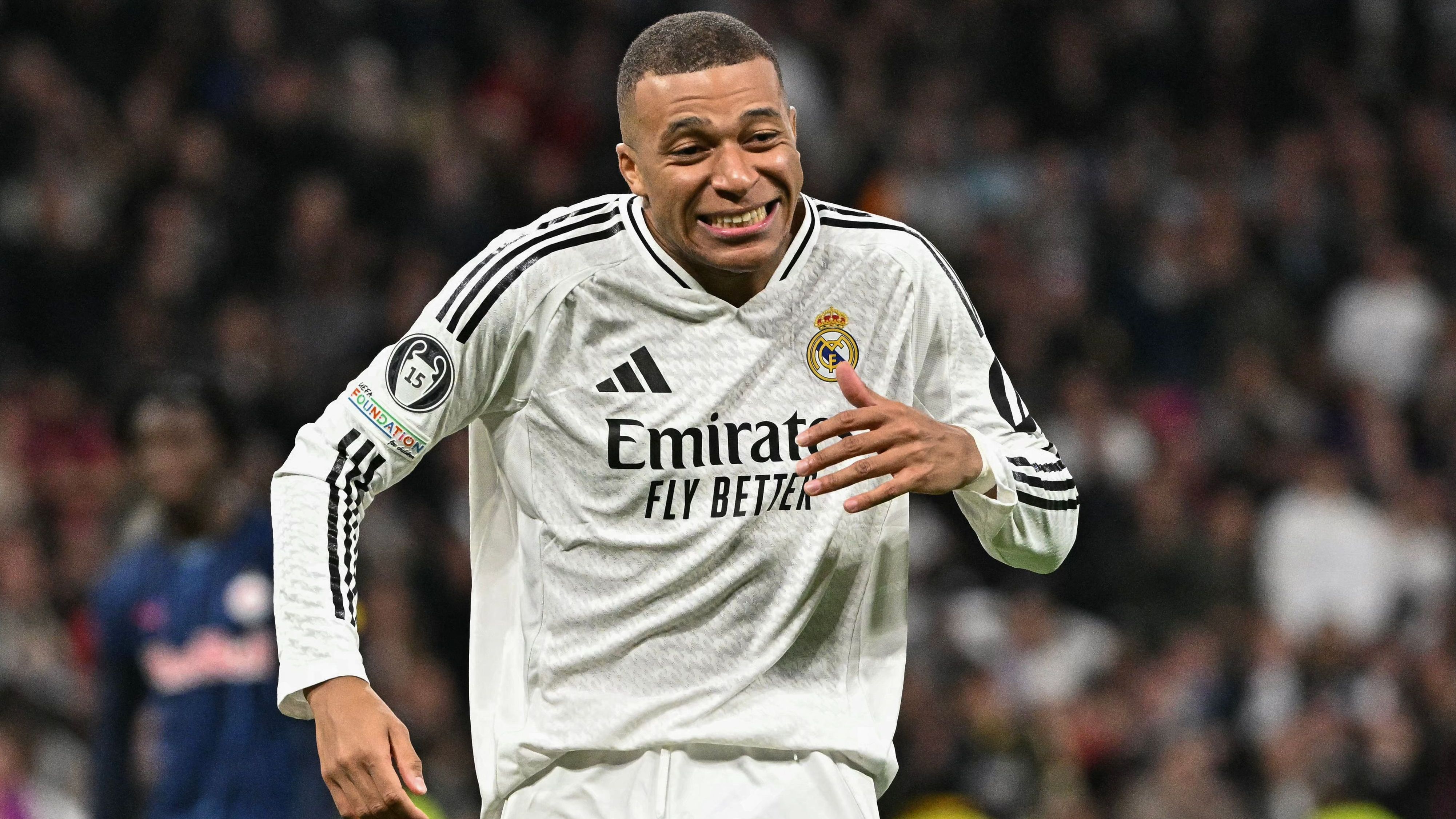 TOPSHOT-FBL-EUR-C1-REAL MADRID-SALZBURG