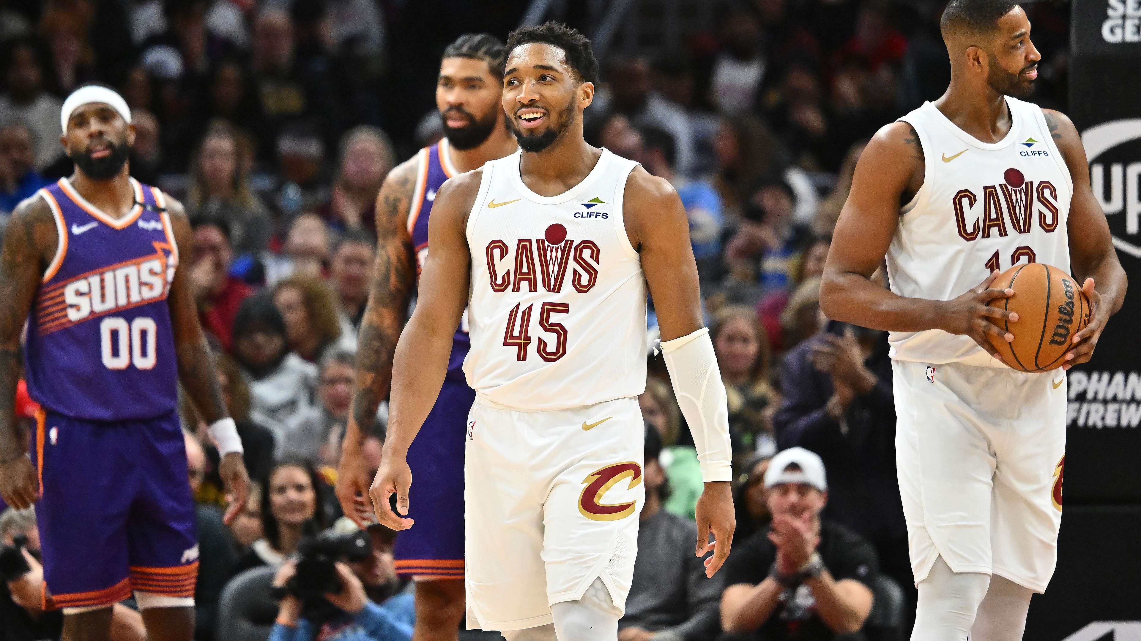 Phoenix Suns v Cleveland Cavaliers