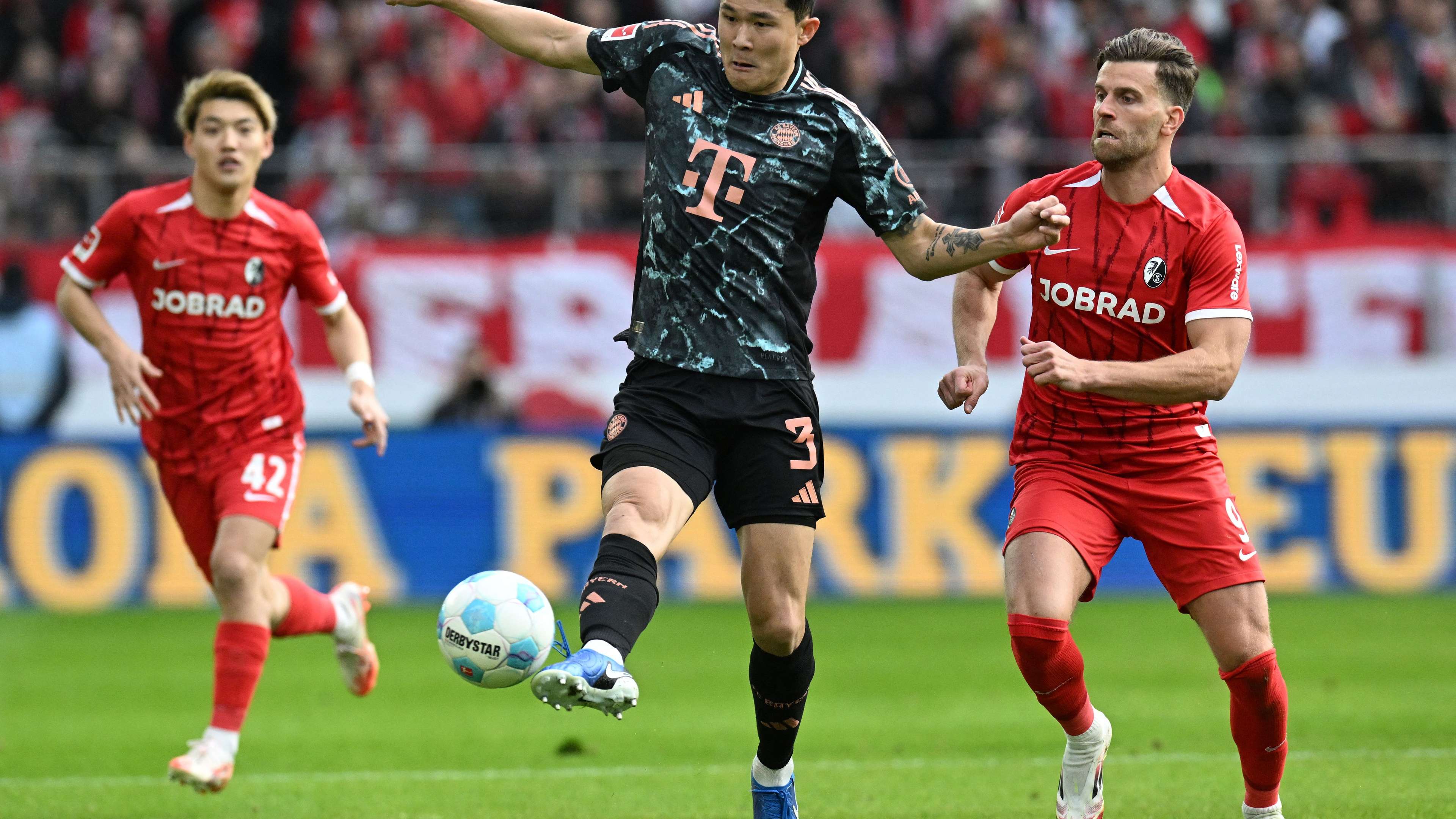 FBL-GER-BUNDESLIGA-FREIBURG-BAYERN MUNICH