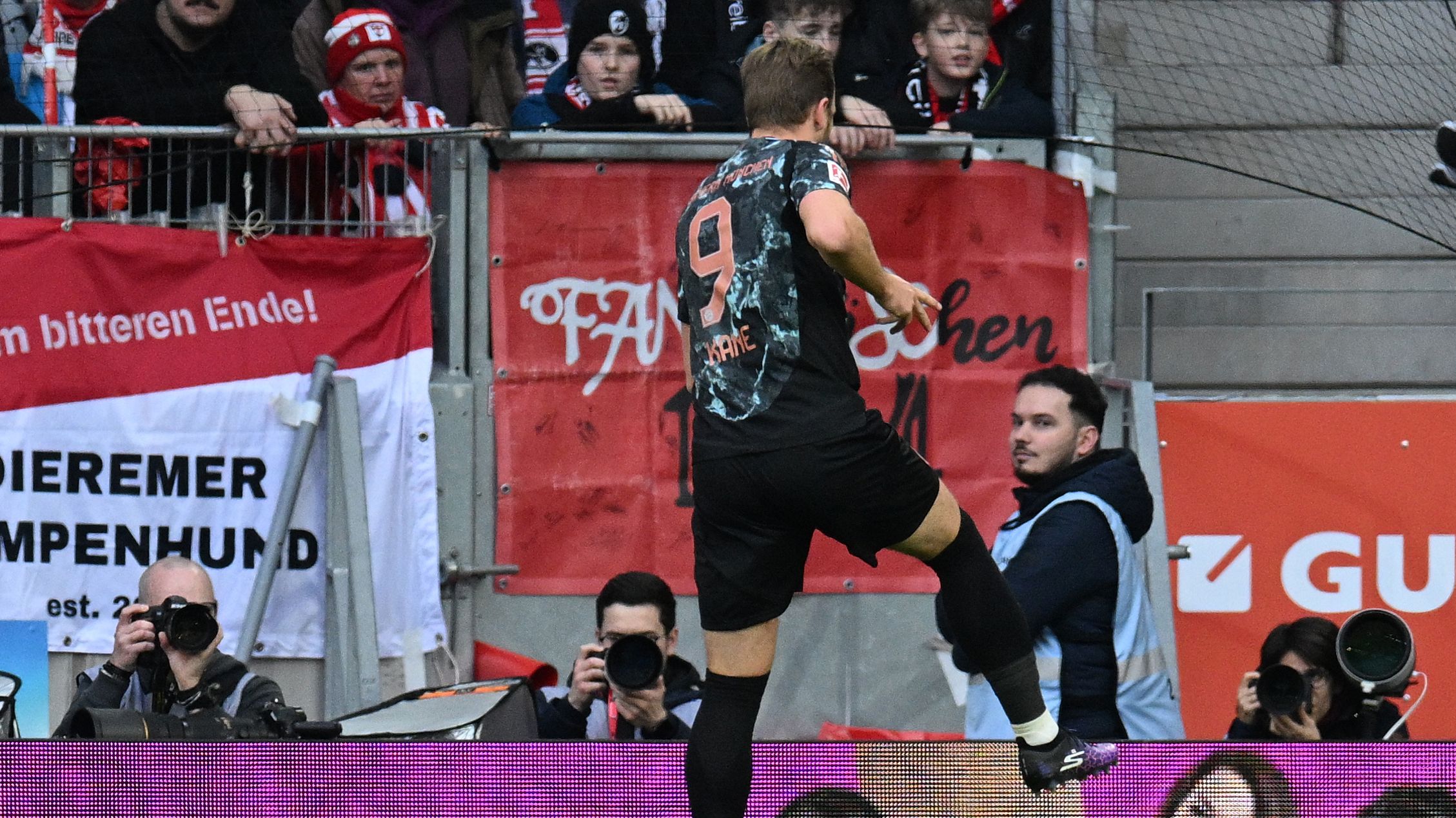 FBL-GER-BUNDESLIGA-FREIBURG-BAYERN MUNICH