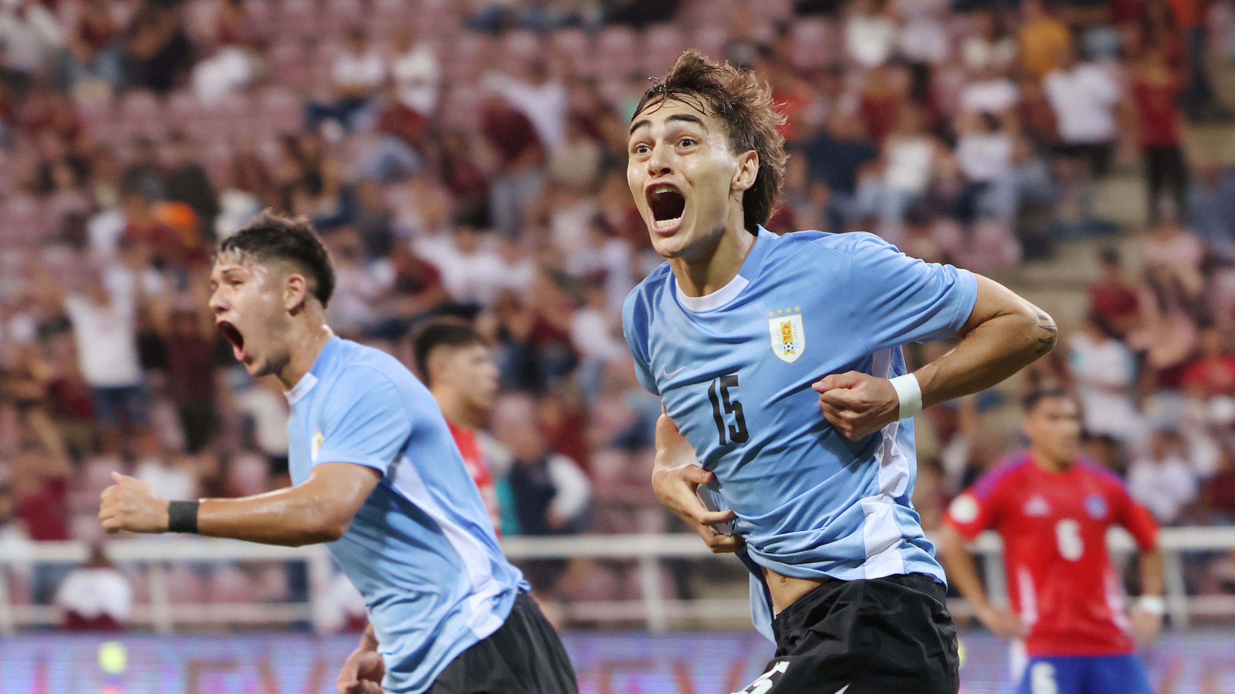 TOPSHOT-FBL-SOUTHAM-U20-CHI-URU