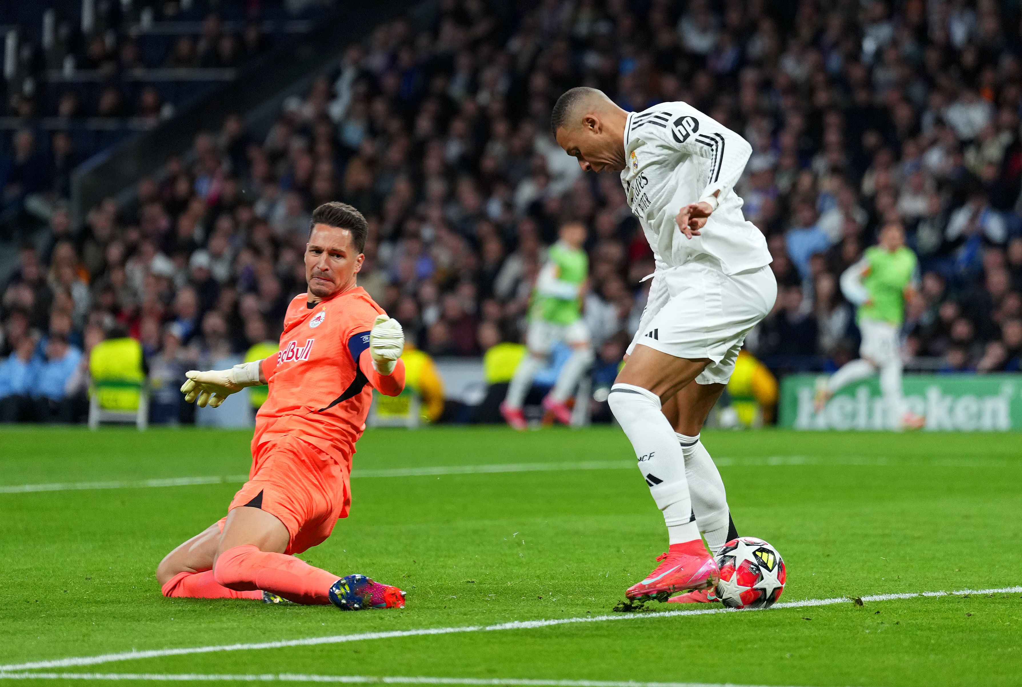 Real Madrid C.F. v FC Salzburg - UEFA Champions League 2024/25 League Phase MD7